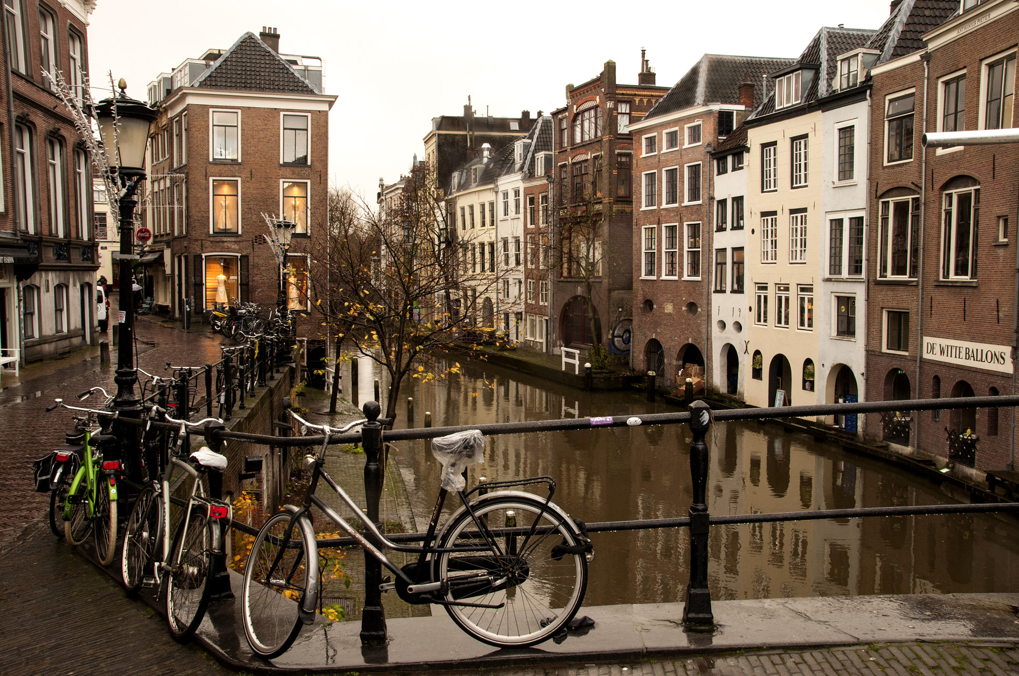 Nikon PC-E Nikkor 24mm F3.5D ED Tilt-Shift sample photo. Canal sight centre utrecht photography