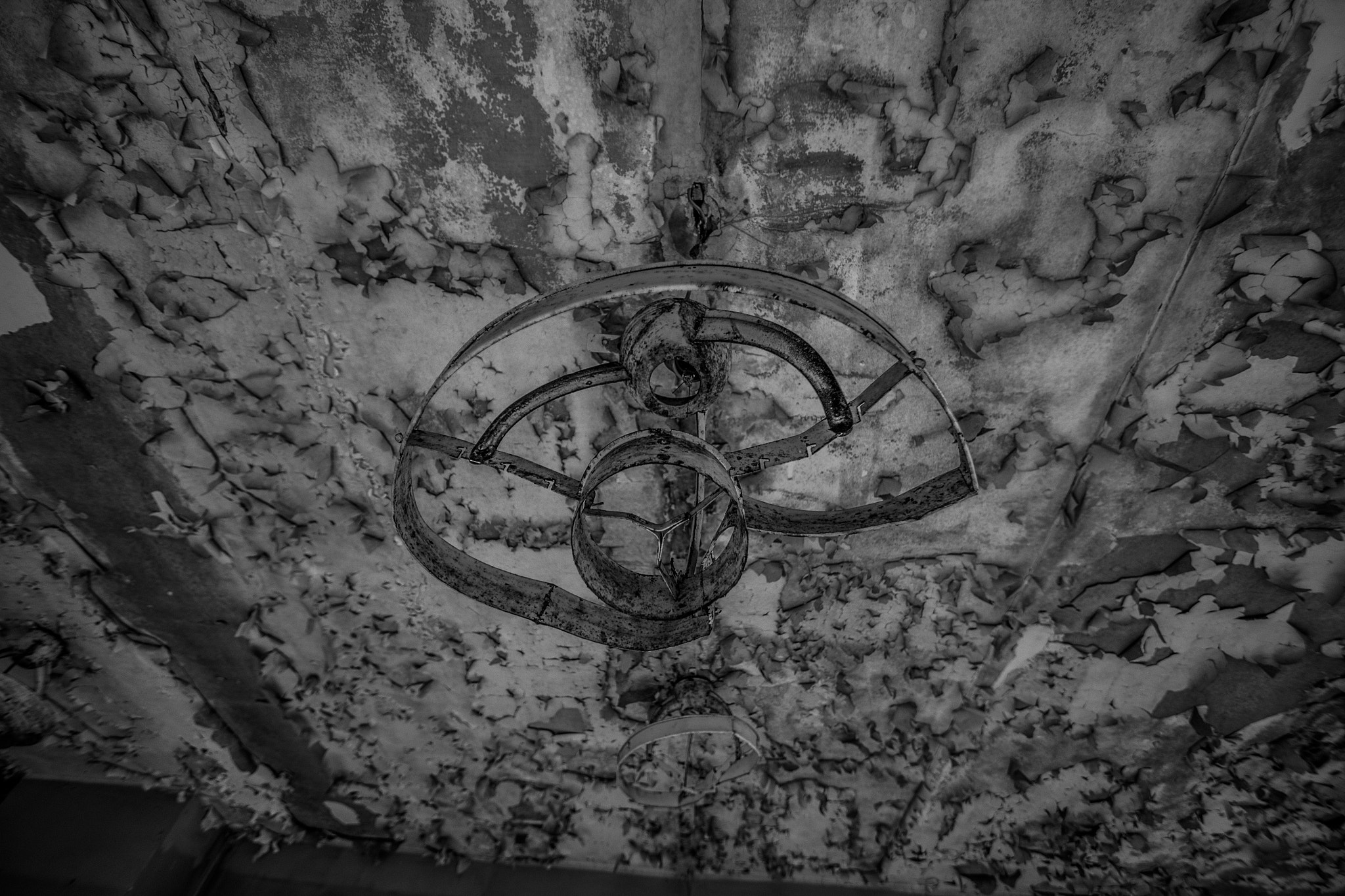 Pentax K-S2 sample photo. Old school lamp photography