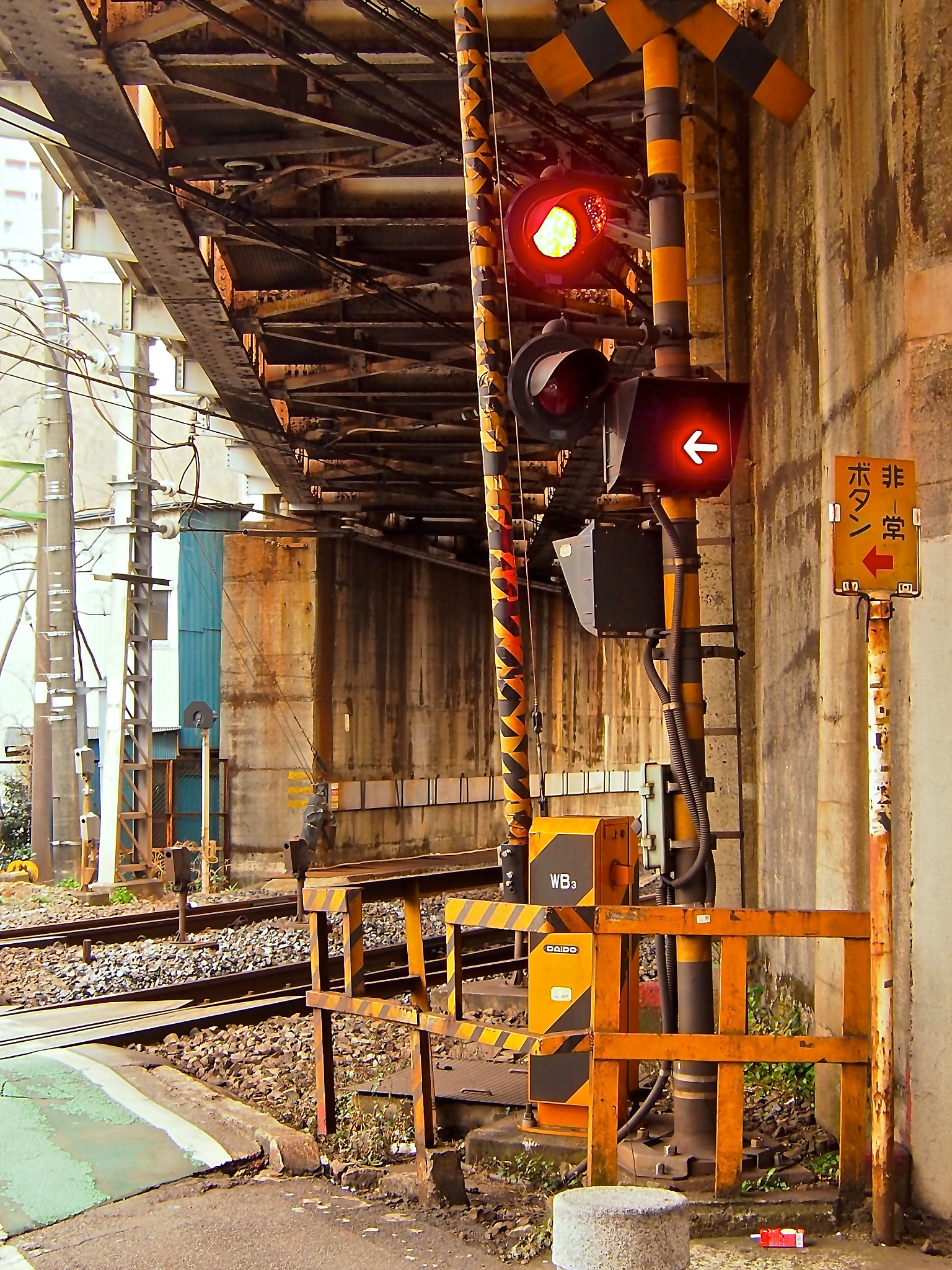 Olympus PEN E-PL6 sample photo. Train light photography