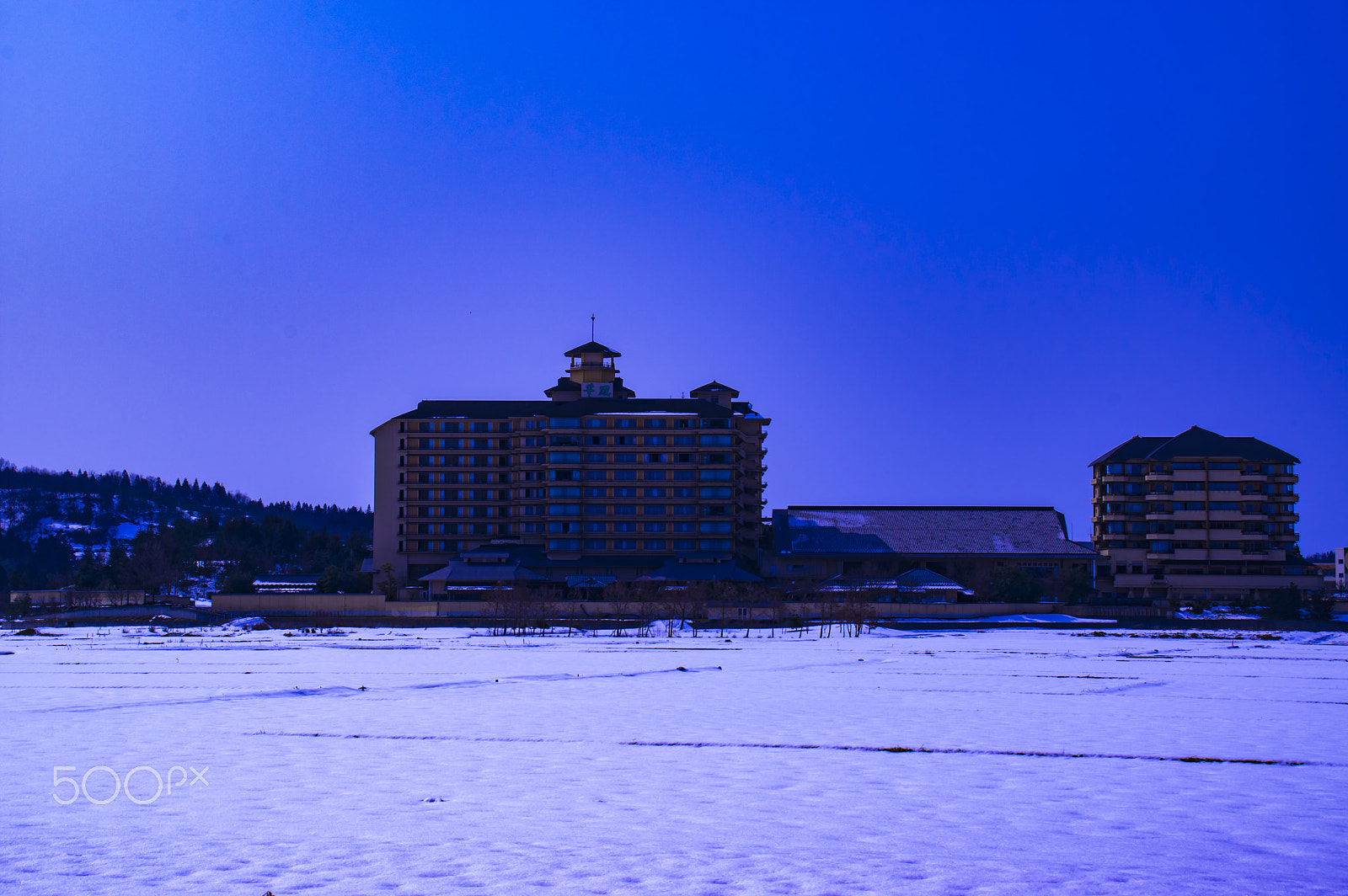 Tamron AF 18-200mm F3.5-6.3 XR Di II LD Aspherical (IF) Macro sample photo. "温泉宿 " hot spring hotel photography