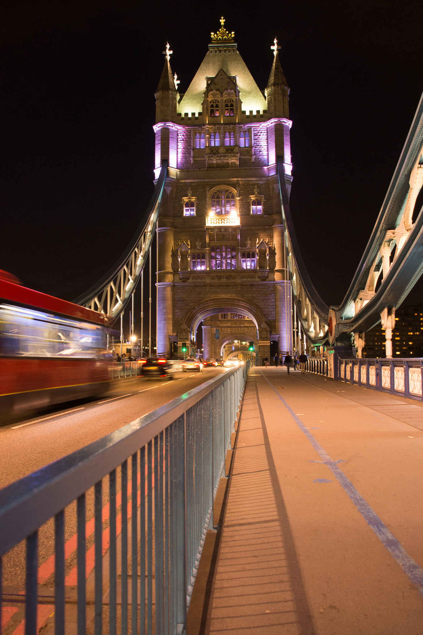 Sony SLT-A77 + Sigma 18-200mm F3.5-6.3 DC sample photo. London - tower bridge photography