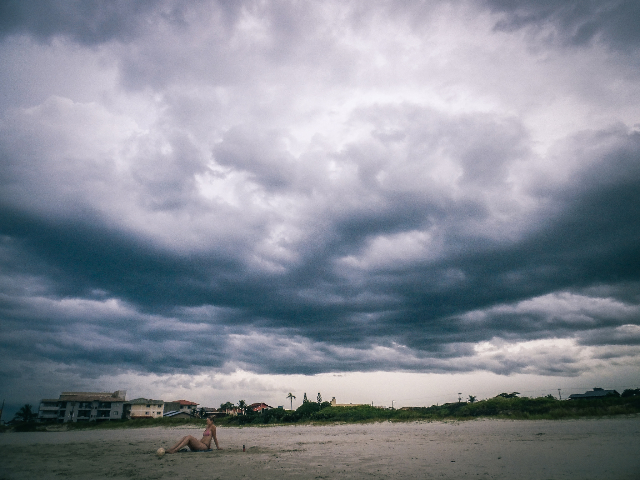 Samsung WB35F/WB36F/WB37F sample photo. Beach storm photography