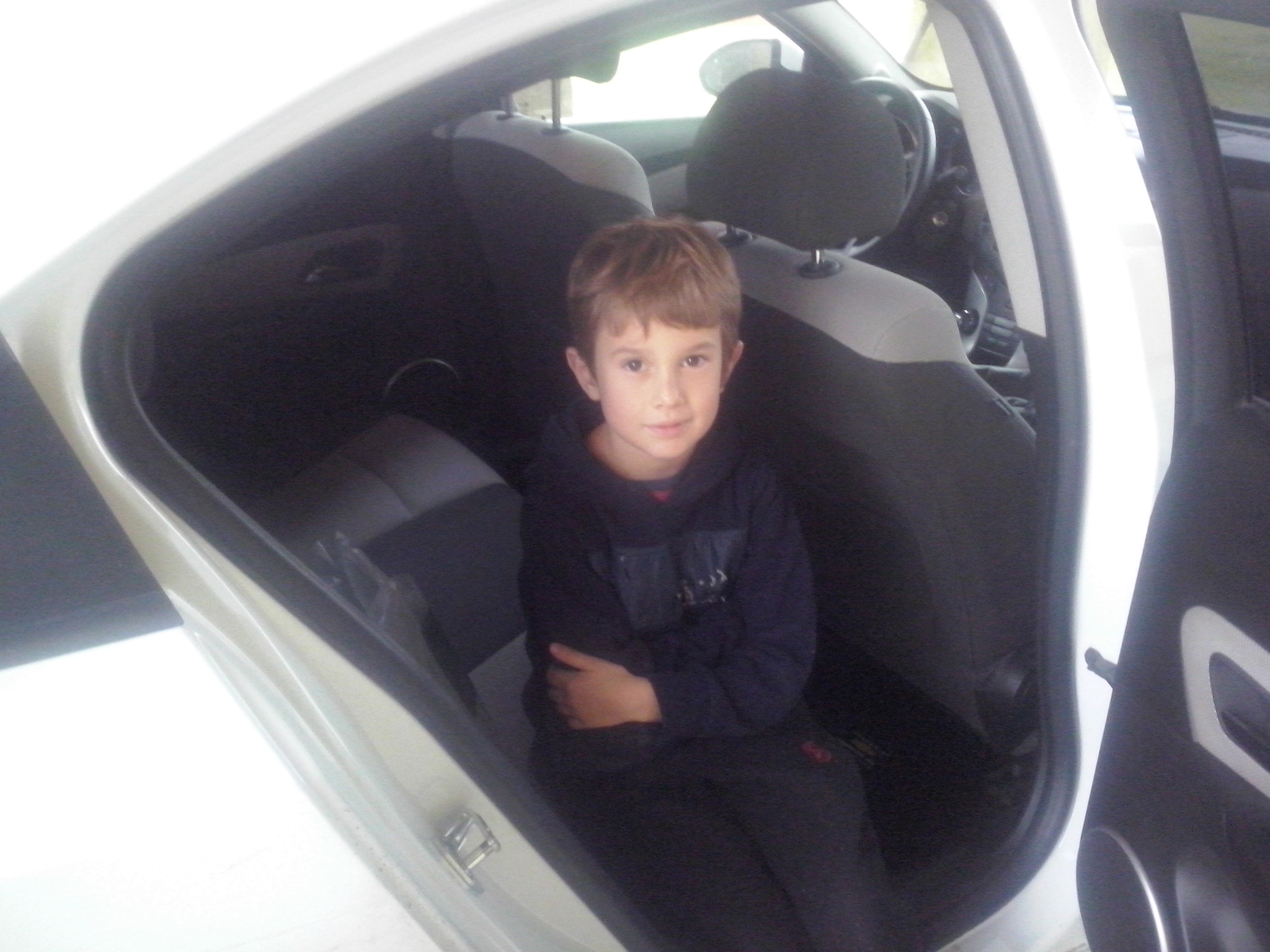 LG OPTIMUS L5 II sample photo. Isaias mix photography