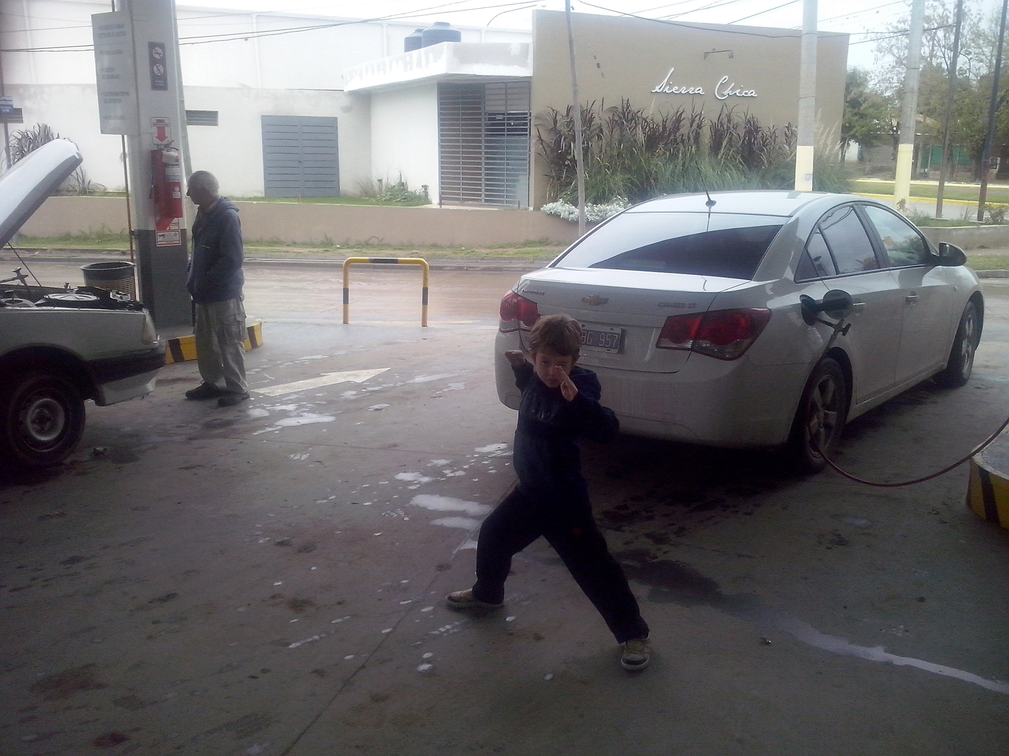 LG OPTIMUS L5 II sample photo. Isaias mix photography