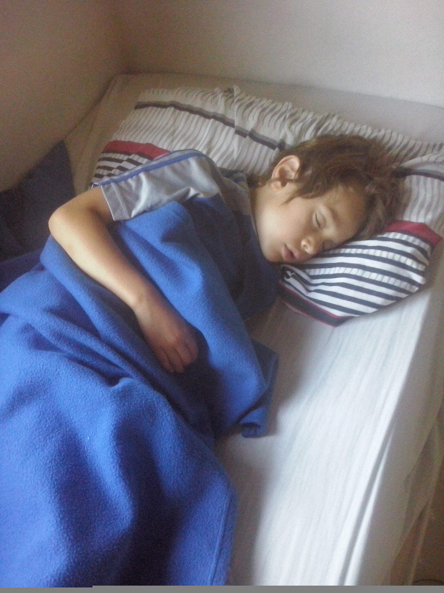 LG OPTIMUS L5 II sample photo. Isaias mix photography
