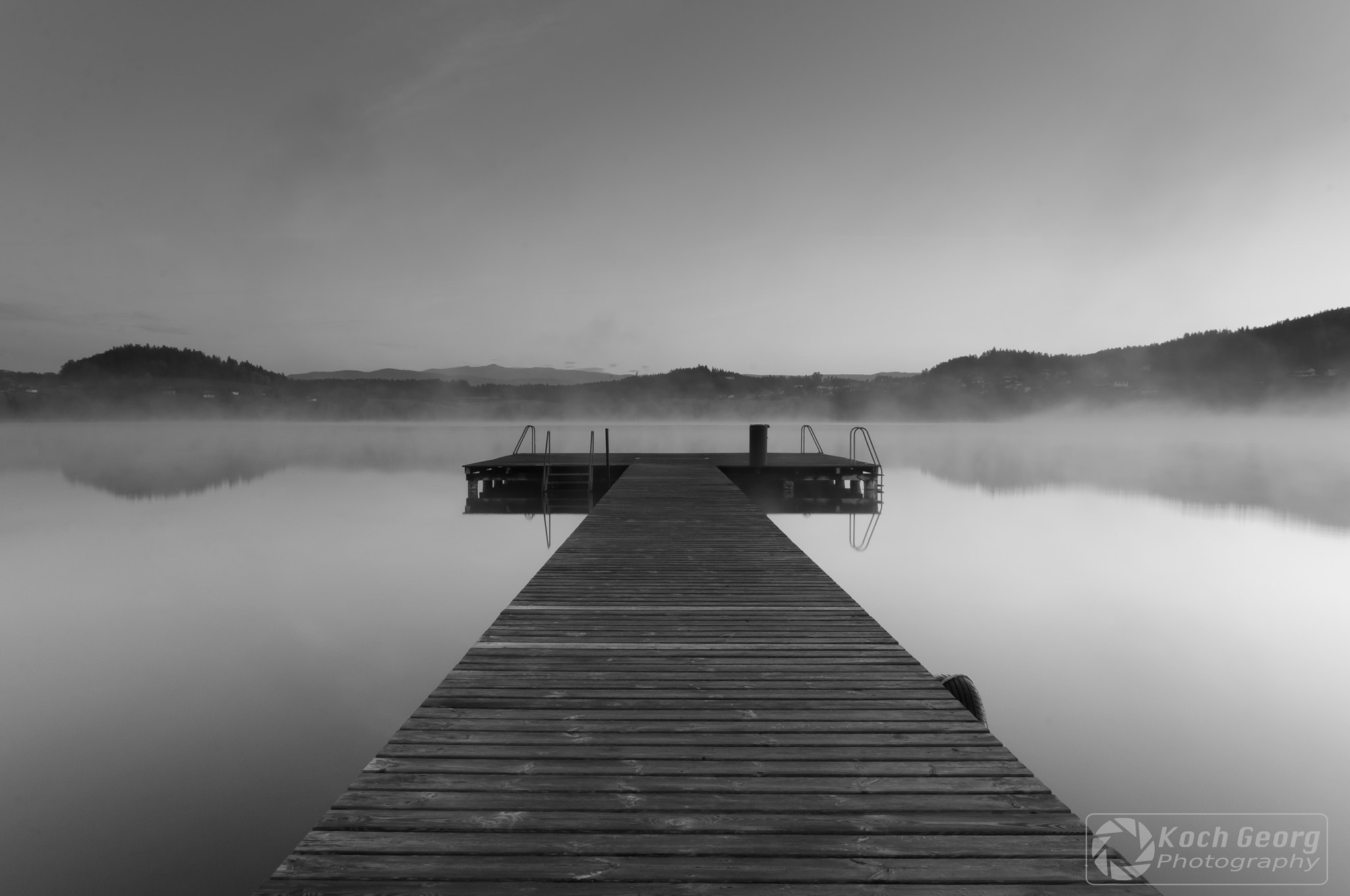 Nikon D90 + Sigma 18-50mm F2.8-4.5 DC OS HSM sample photo. Längsee b/w photography