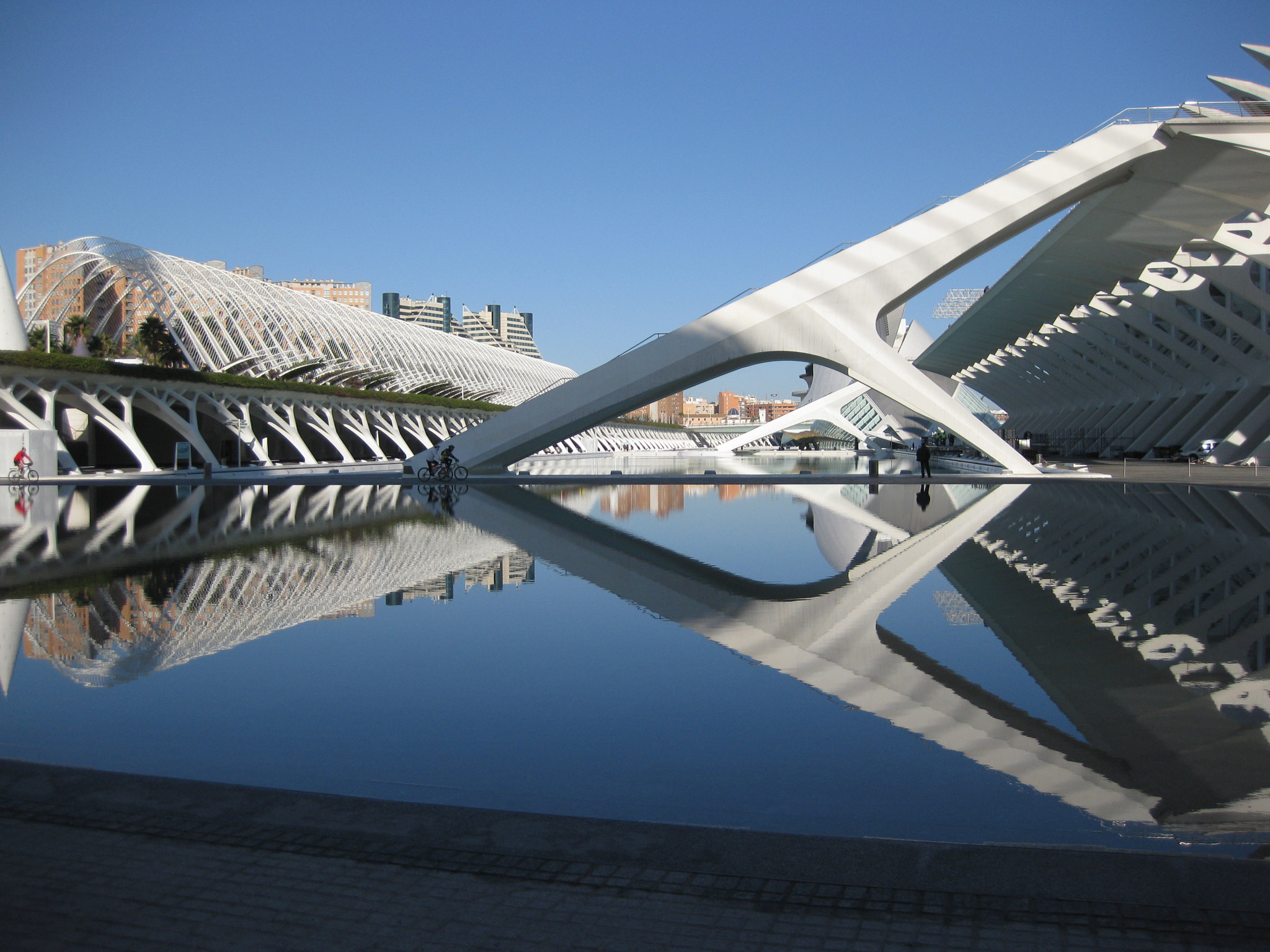 Canon PowerShot SD770 IS (Digital IXUS 85 IS / IXY Digital 25 IS) sample photo. C.a.c. ciudad de las artes y las ciencias - valencia photography