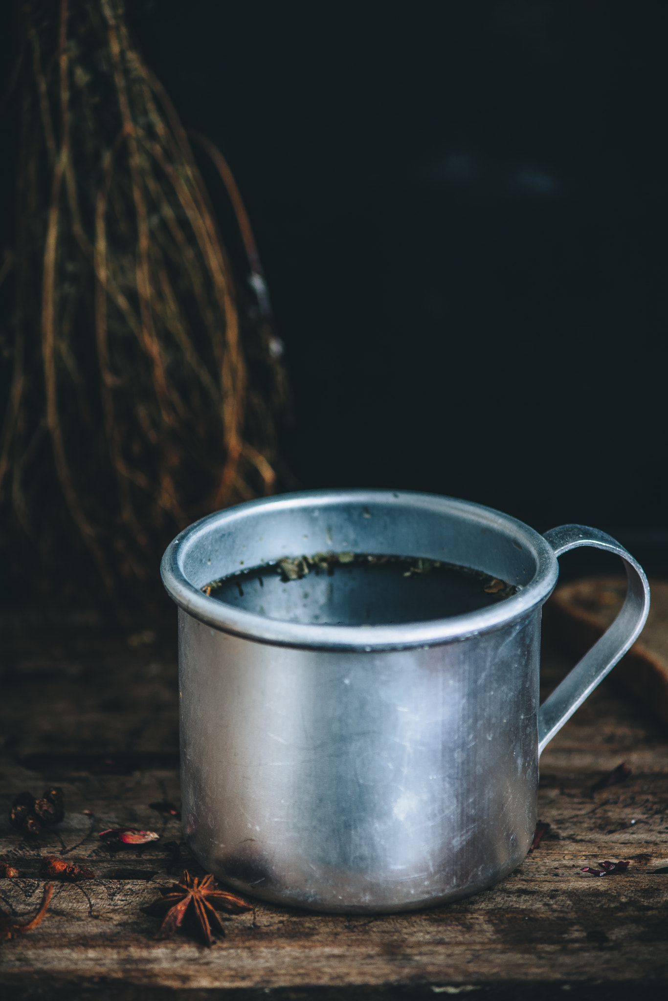 Sony a7 + Minolta AF 70-210mm F4 Macro sample photo. Aluminium mug of tea photography