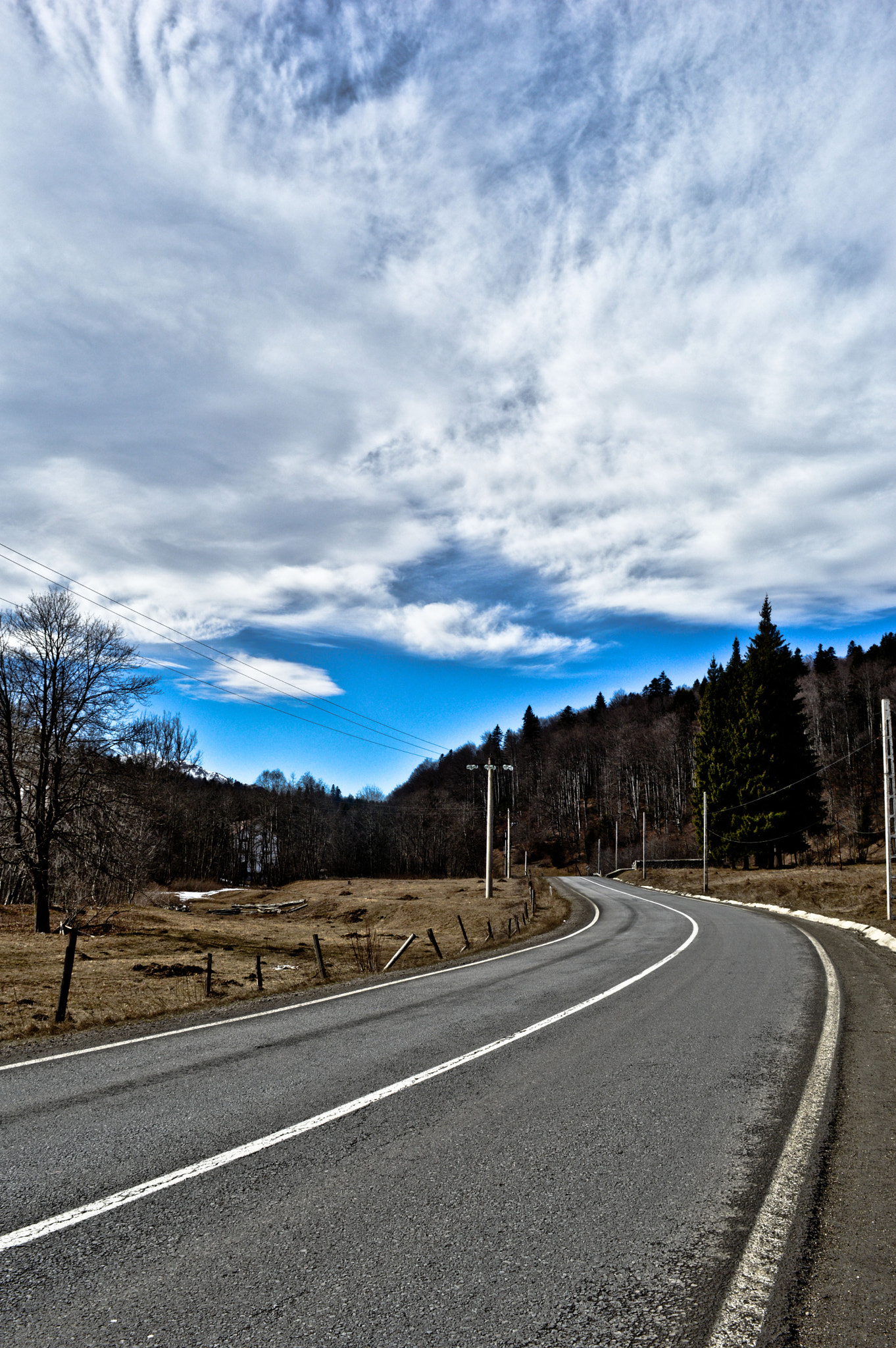 Nikon AF-S Nikkor 17-35mm F2.8D ED-IF sample photo. Mountain road 2 photography