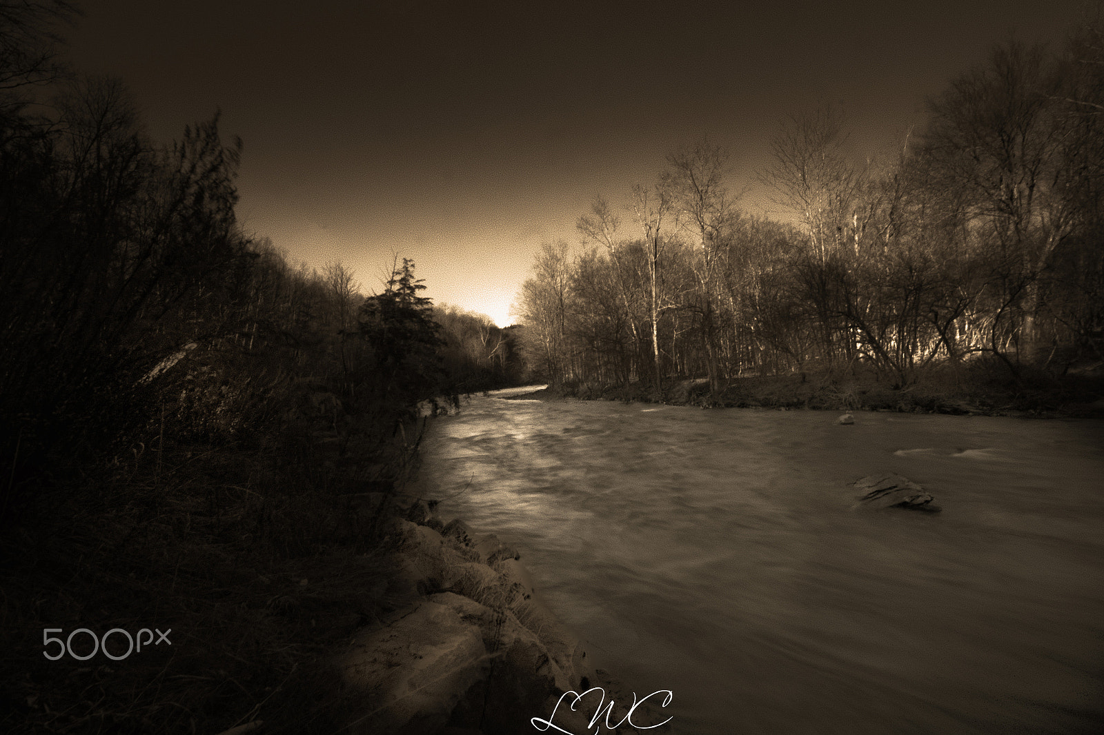 Canon EOS 1200D (EOS Rebel T5 / EOS Kiss X70 / EOS Hi) sample photo. The river flows on photography