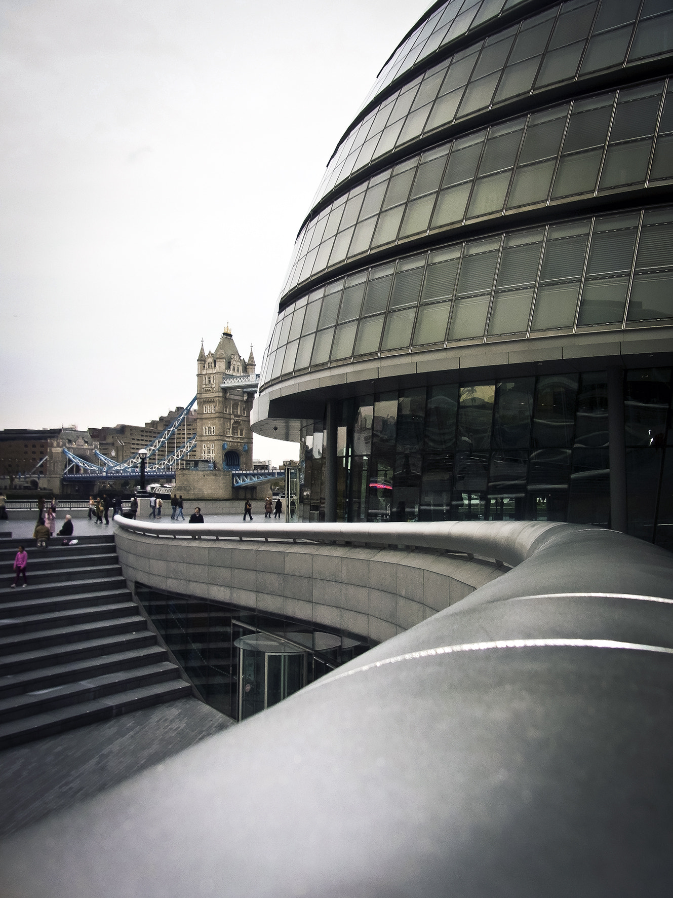 Ricoh CX1 sample photo. London photography