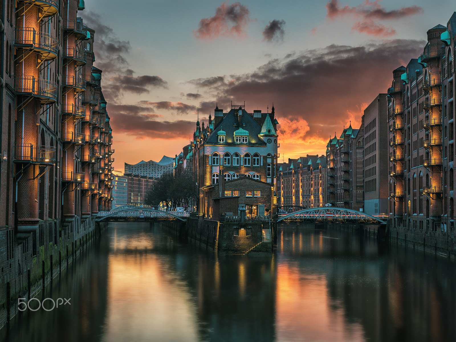 24-70mm F2.8 G SSM OSS sample photo. Speicherstadt, hamburg photography