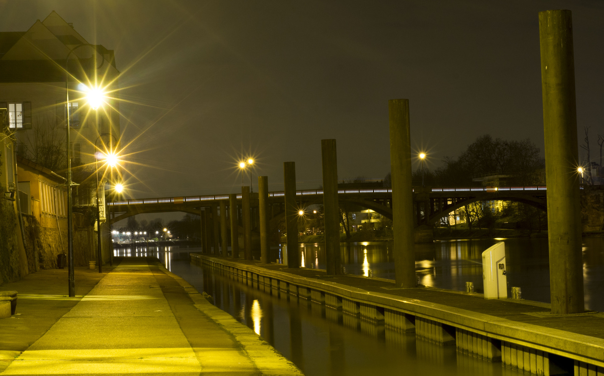 Sony a6000 + Sony 50mm F1.4 sample photo. Night walk photography