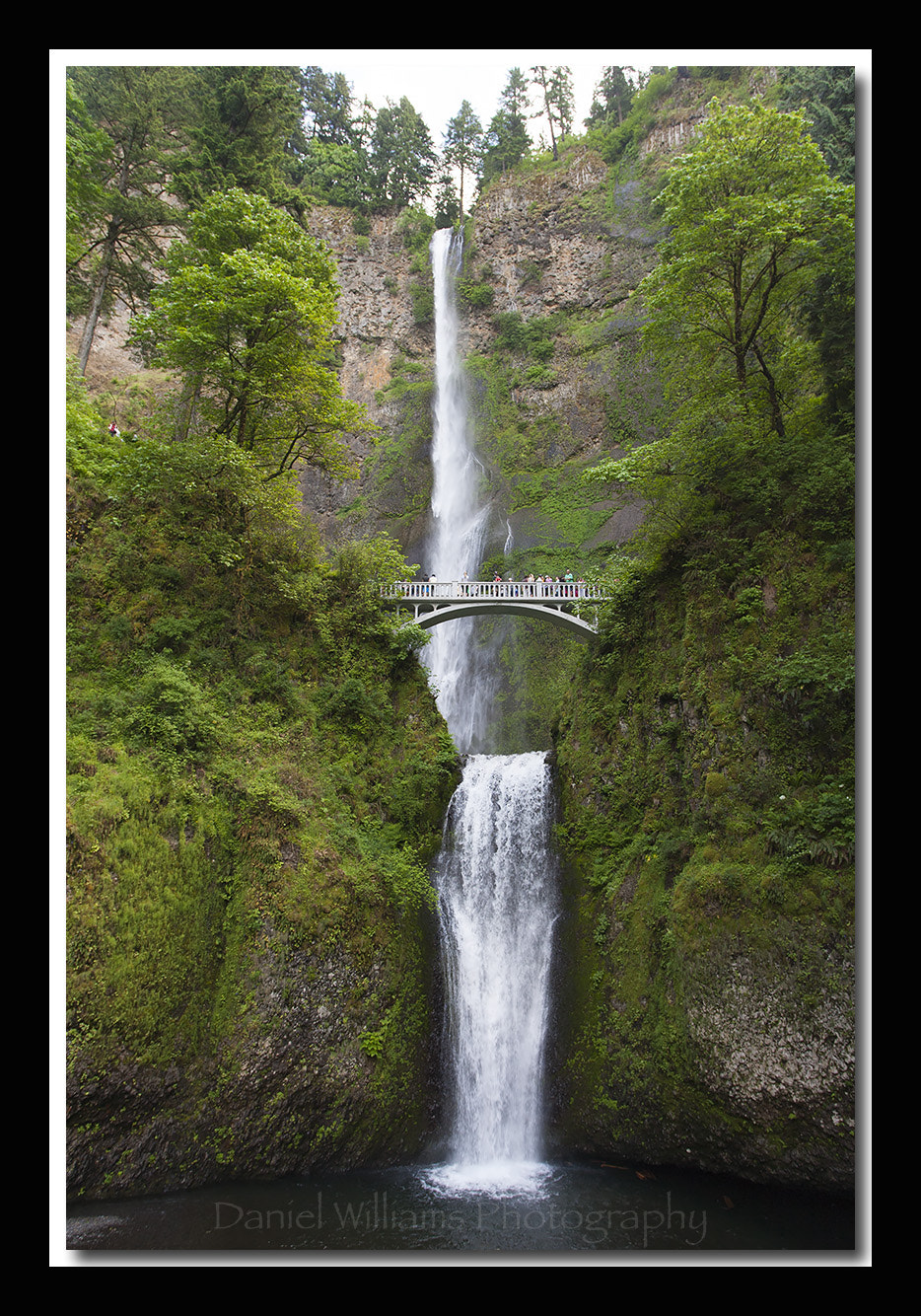 Canon EOS-1D Mark II N sample photo. Multnomah falls photography