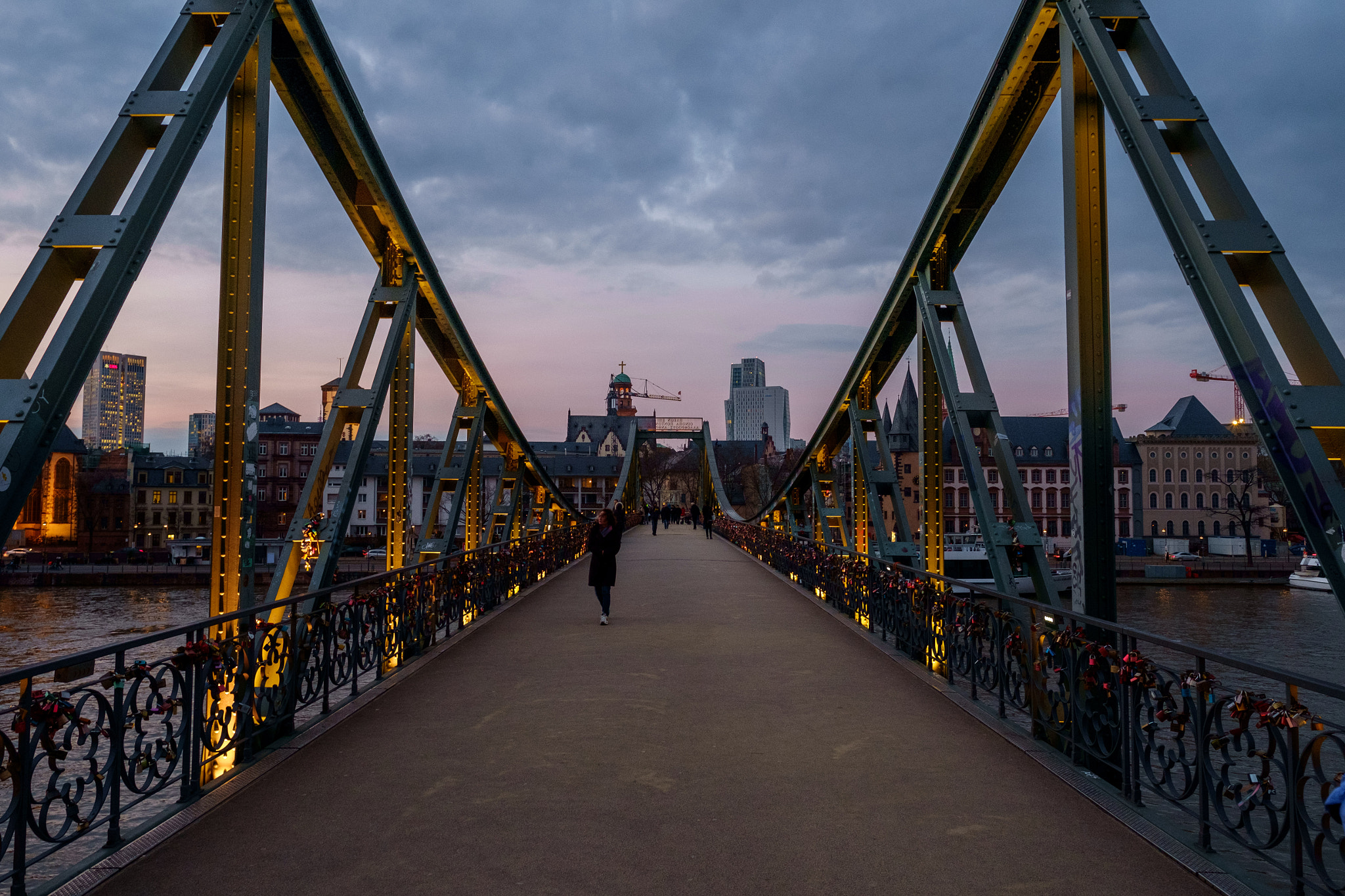 Fujifilm X-E1 + Fujifilm XF 16mm F1.4 R WR sample photo. Frankfurt bridge photography