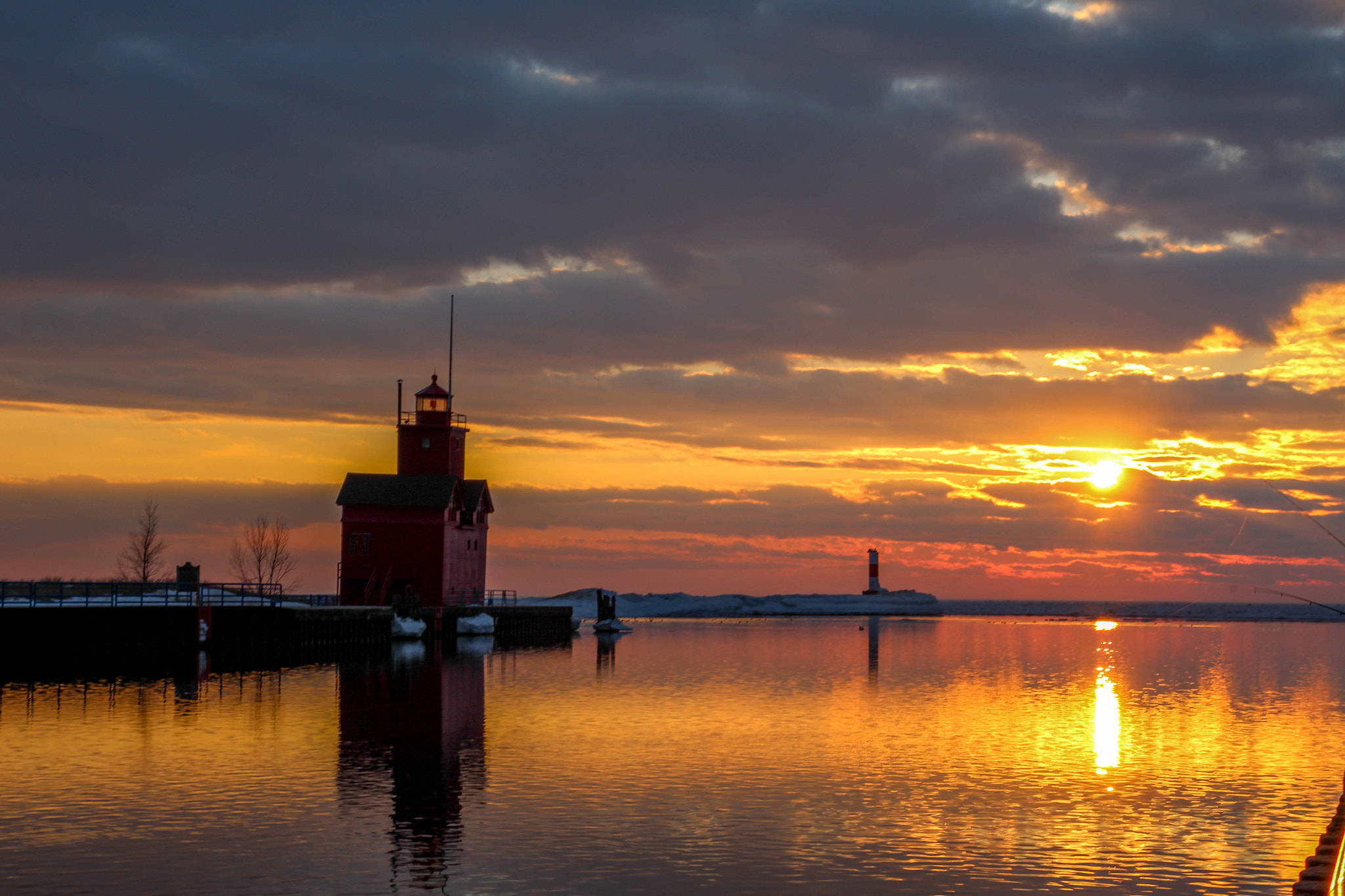 Canon EOS 1200D (EOS Rebel T5 / EOS Kiss X70 / EOS Hi) sample photo. Holland harbor, mi photography