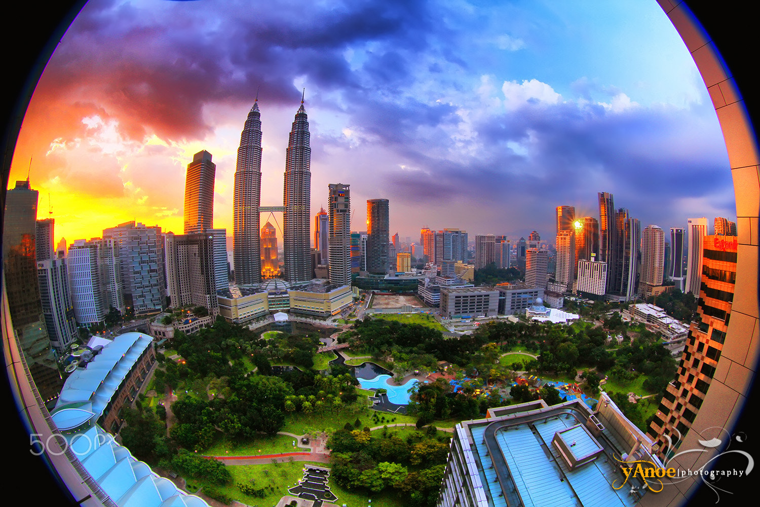 Canon EF 8-15mm F4L Fisheye USM sample photo. Twin towers kuala lumpur photography