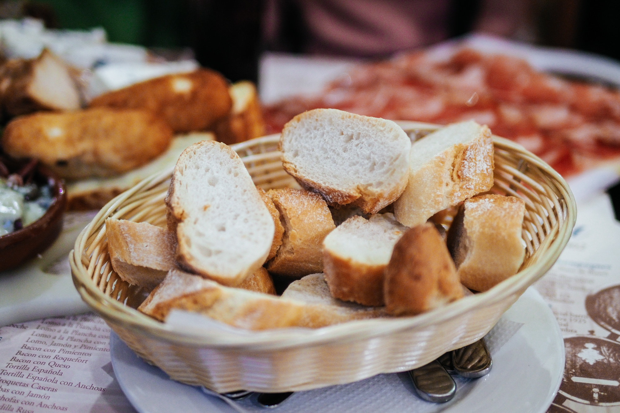 Olympus OM-D E-M10 + Panasonic Leica DG Summilux 25mm F1.4 II ASPH sample photo. Food in granada and coldoba photography