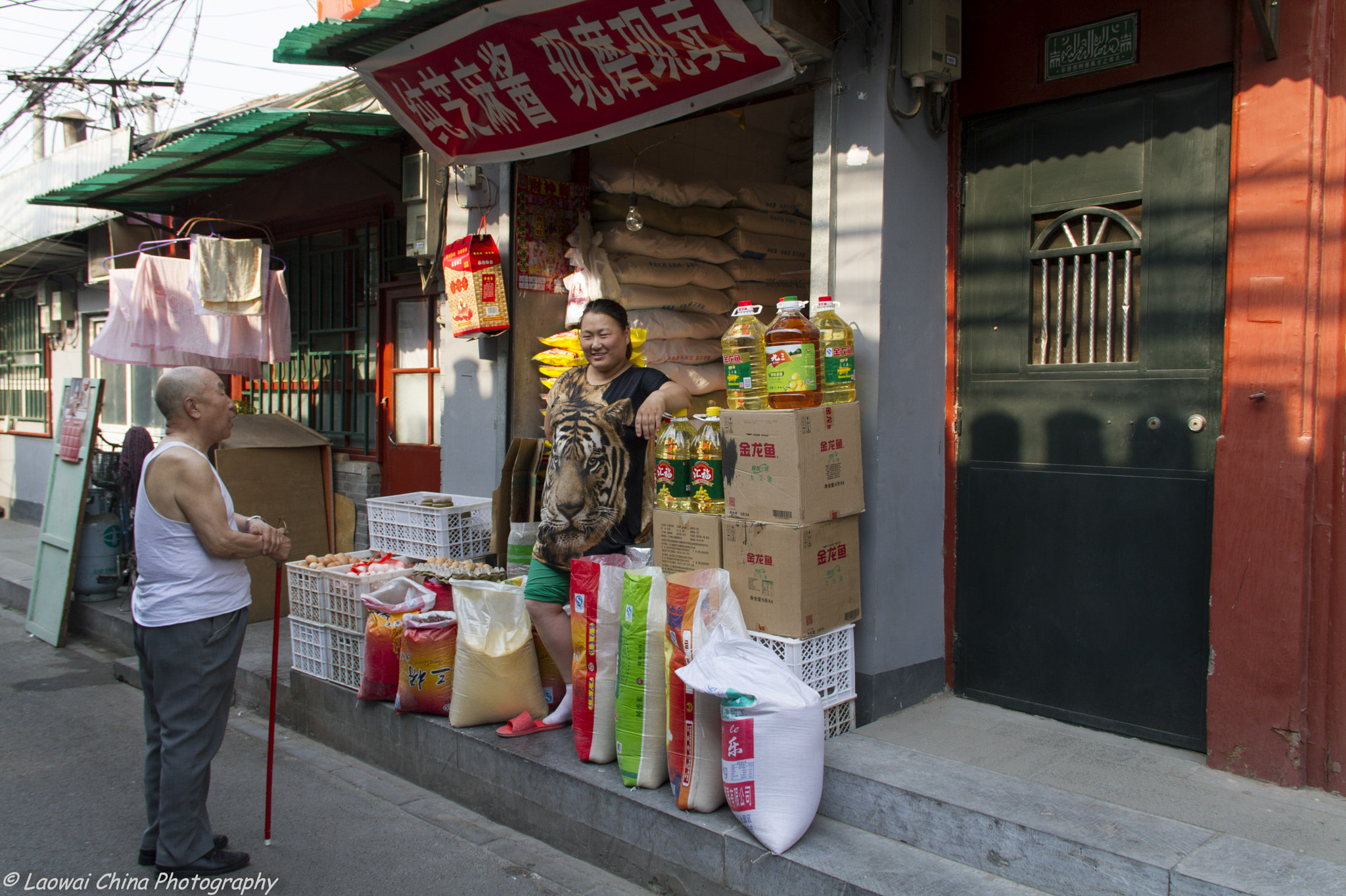 Canon EOS sample photo. Eat, work, talk, play and sleep photography