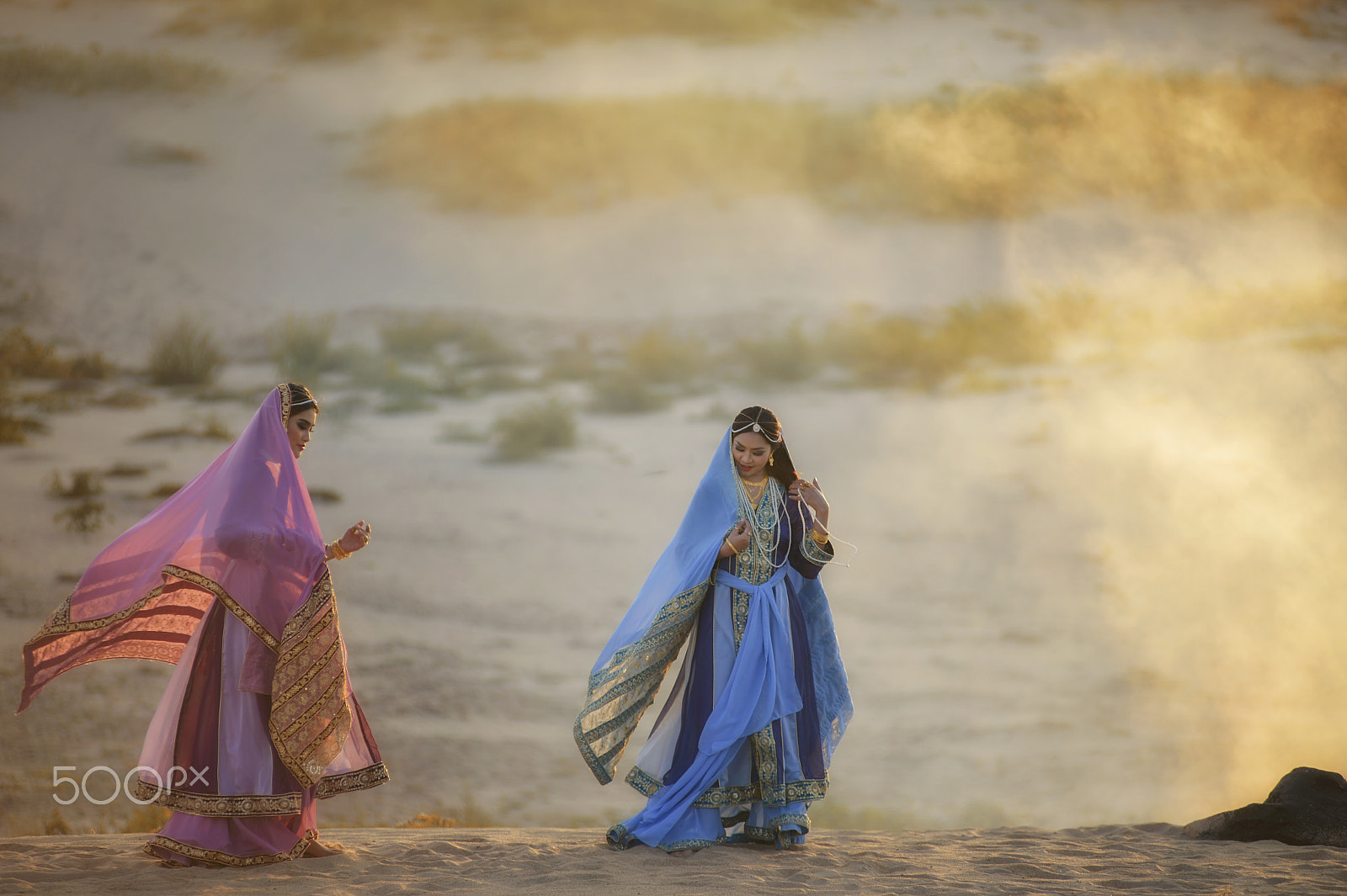 Nikon AF-Nikkor 80-200mm F2.8D ED sample photo. Beautiful girl dancing on desert of thailand photography