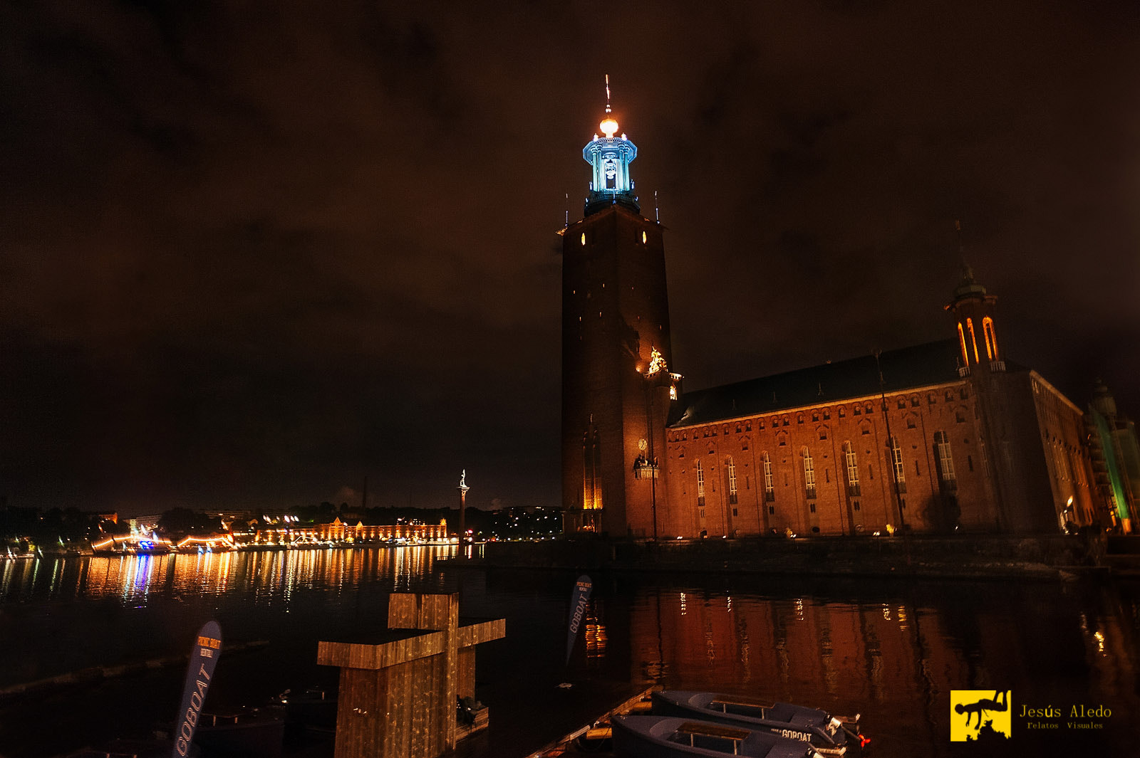 Nikon D700 + AF Nikkor 20mm f/2.8 sample photo. "a symbol at night" photography