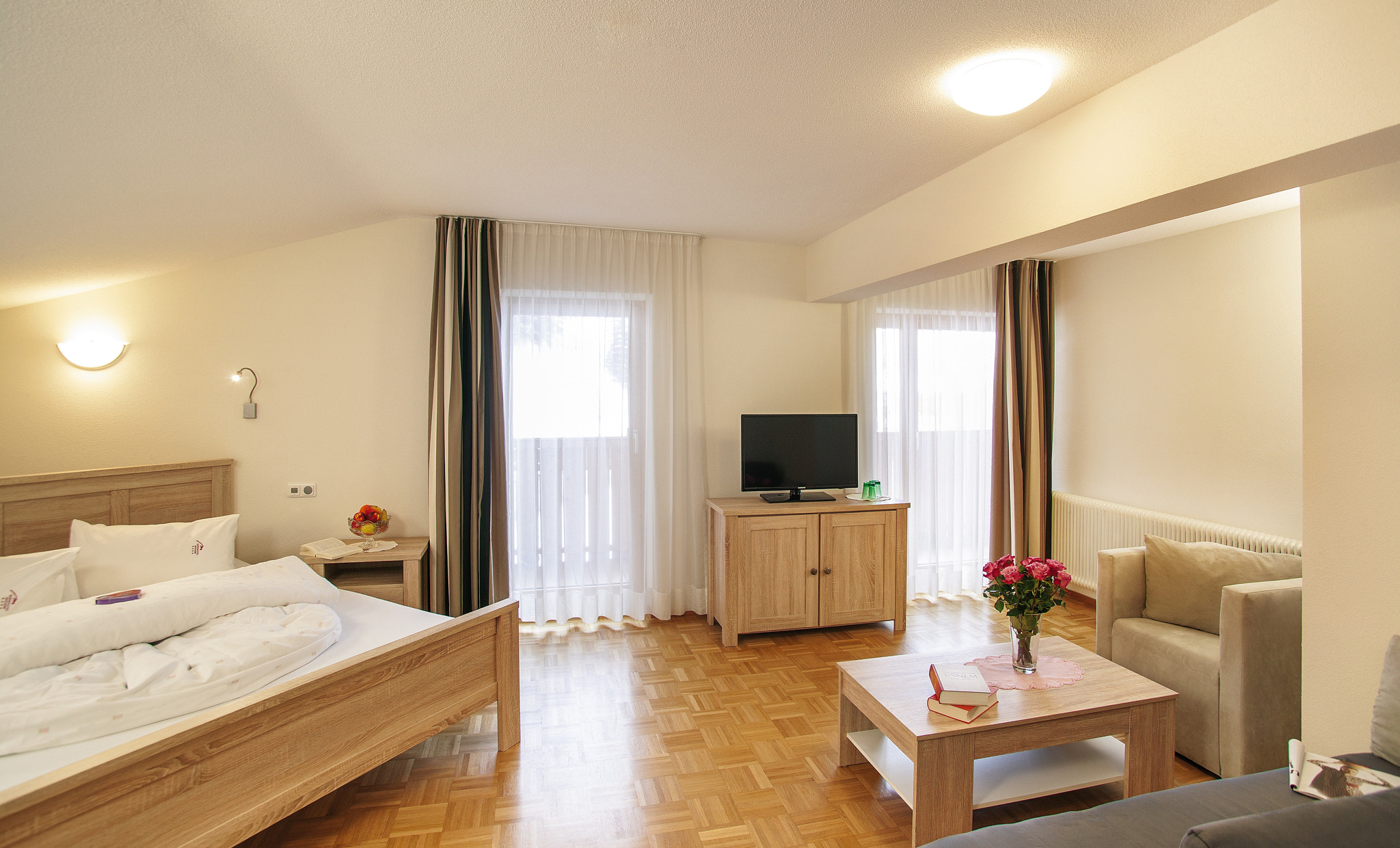 Canon EOS-1Ds sample photo. Zimmer im hotel madlener photography