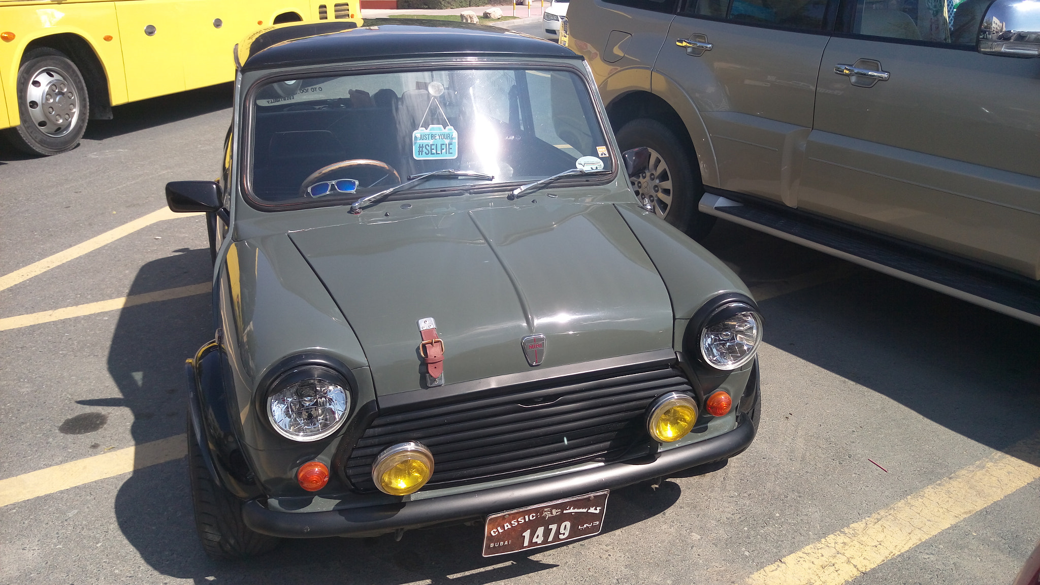 HTC ONE M9PLUS sample photo. Found a vintage mini cooper photography
