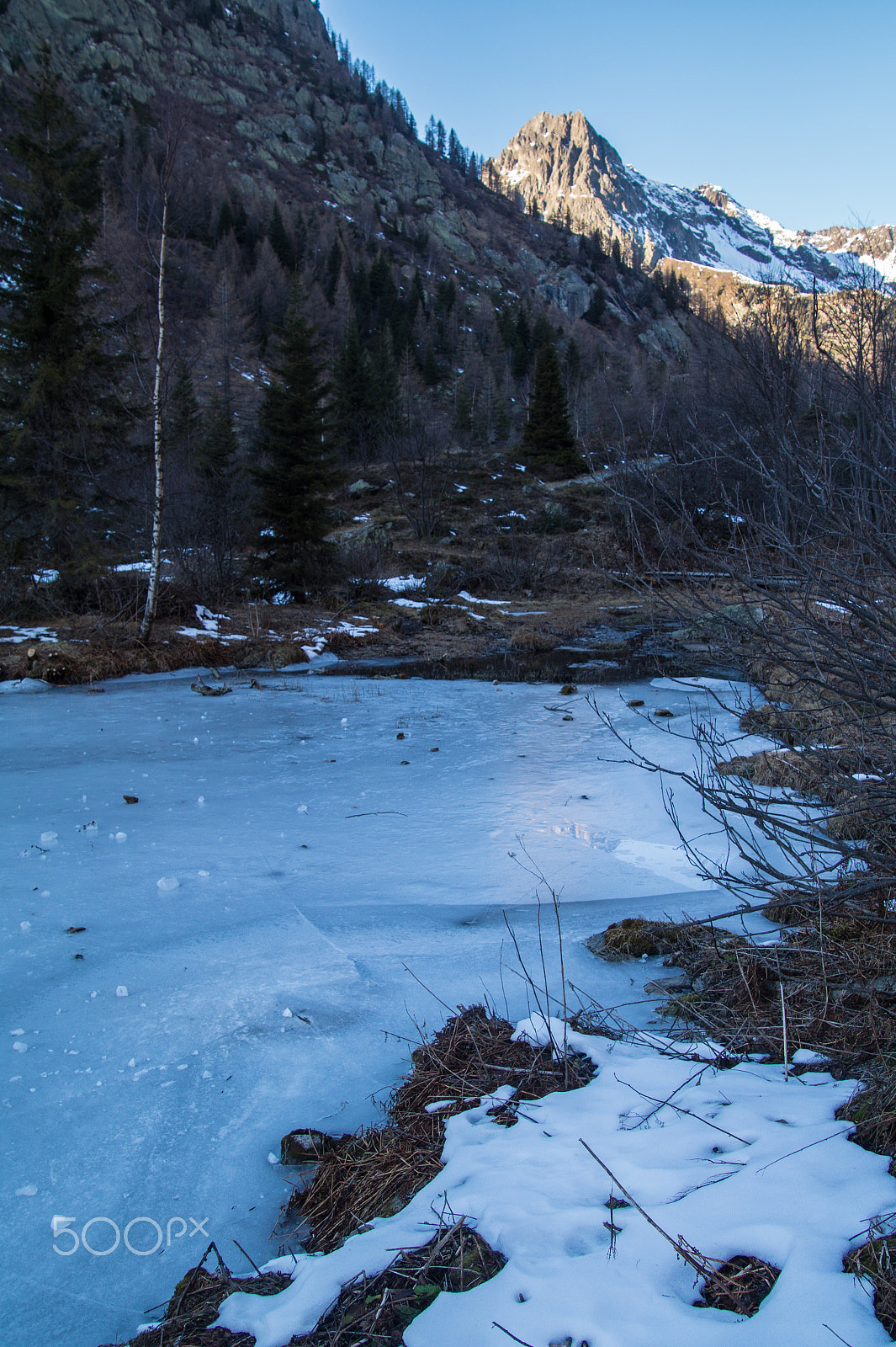 Tamron 18-270mm F3.5-6.3 Di II PZD sample photo. Frozen lake in the french alps photography