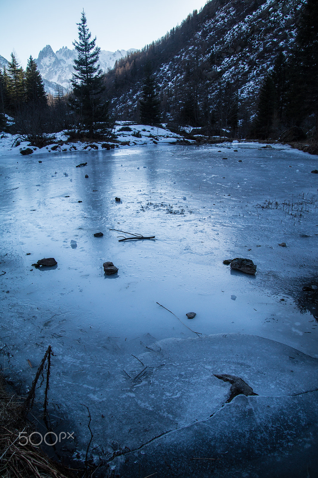 Tamron 18-270mm F3.5-6.3 Di II PZD sample photo. Frozen lake in the french alps photography