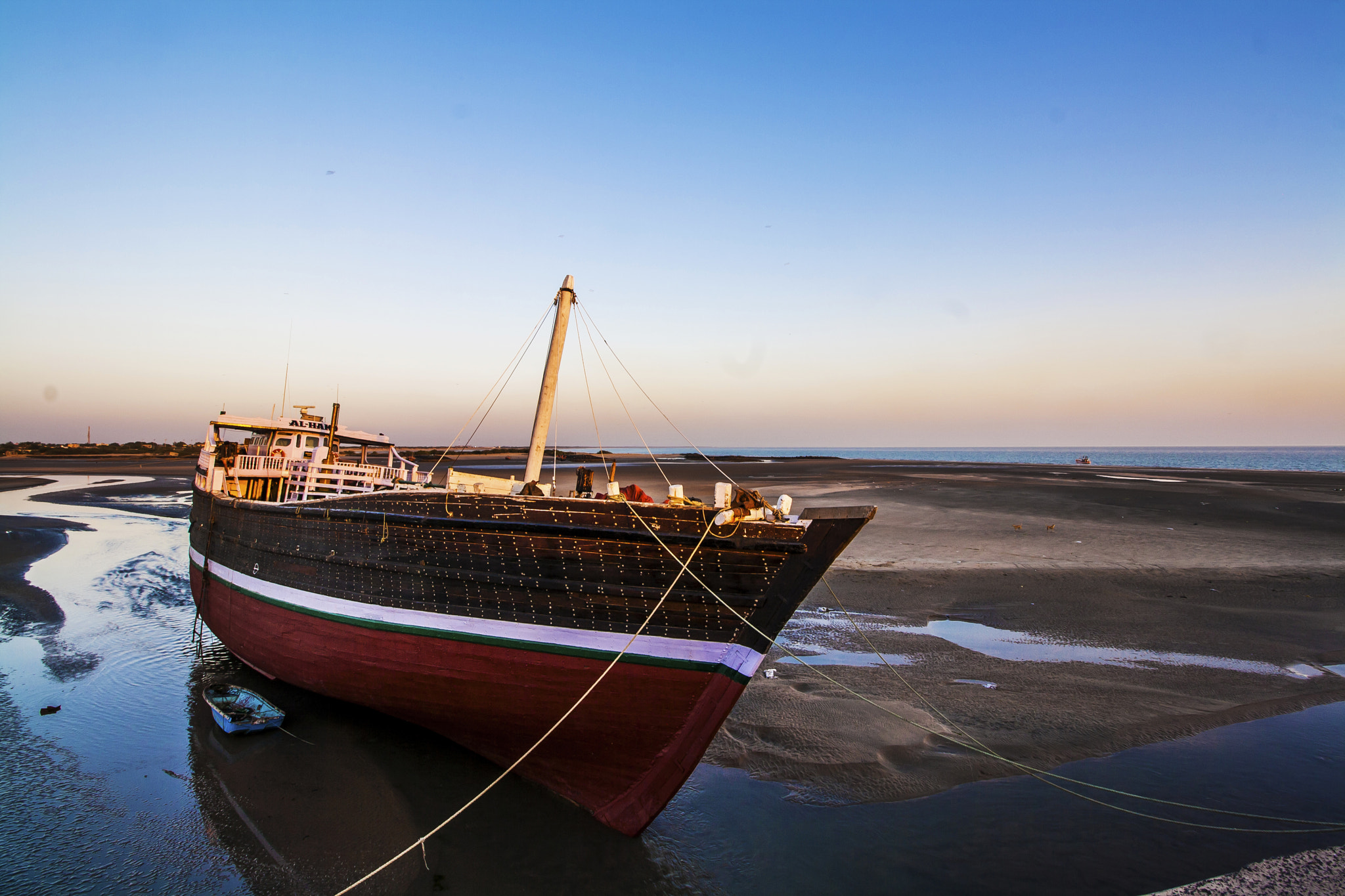 Canon EF-S 10-18mm F4.5–5.6 IS STM sample photo. Moored photography