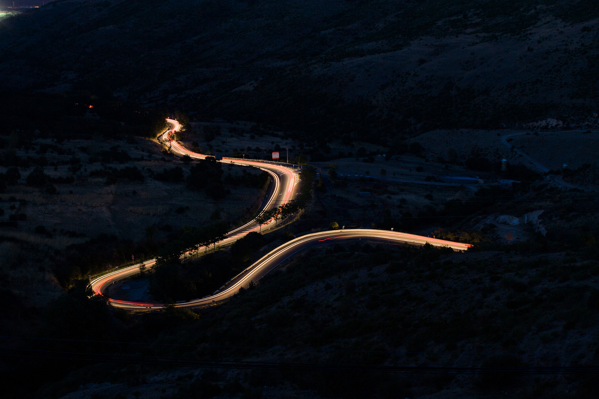 Canon EOS-1Ds Mark II sample photo. Road curve in spain photography