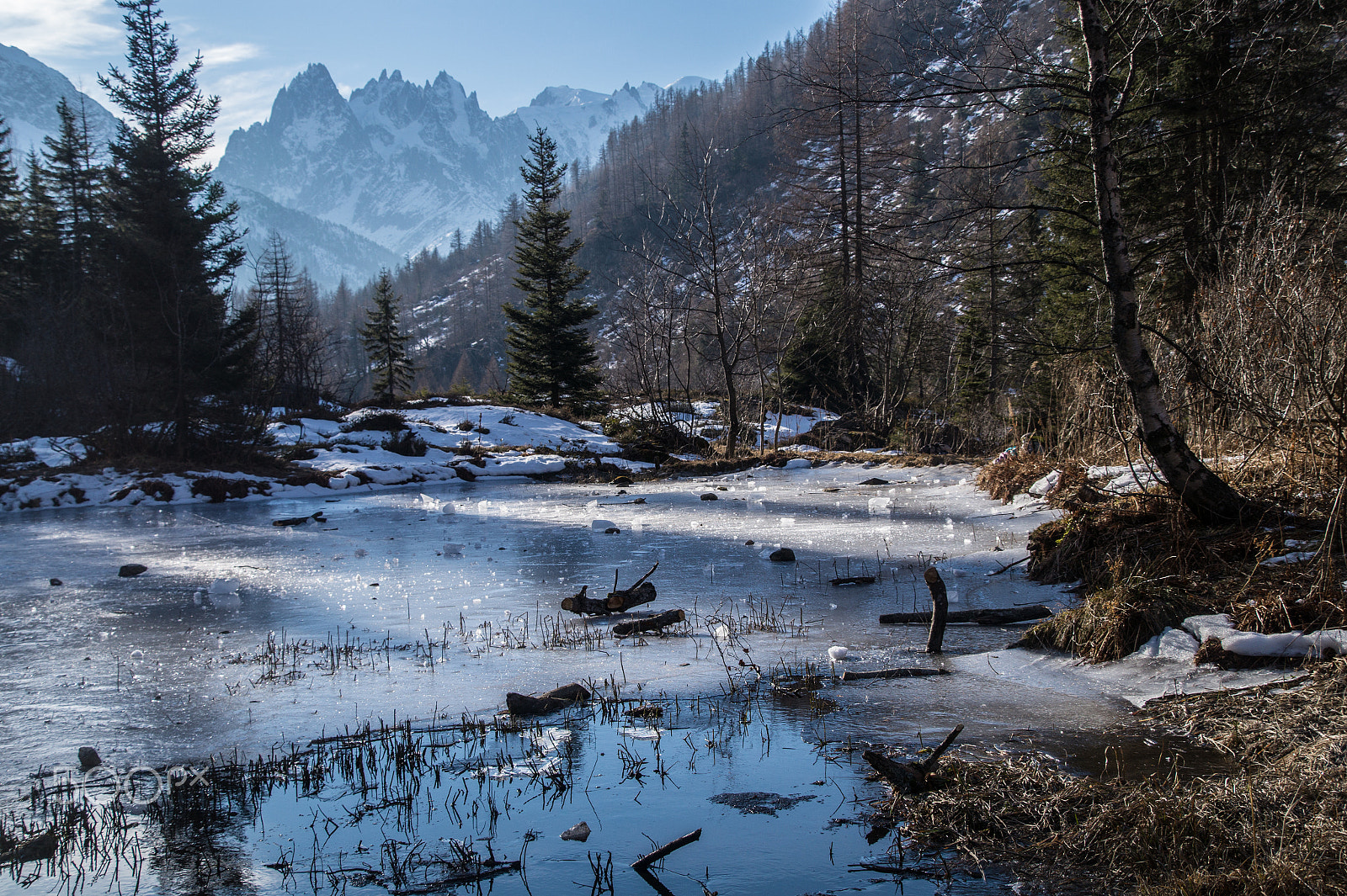 Tamron 18-270mm F3.5-6.3 Di II PZD sample photo. Frozen lake in the french alps photography
