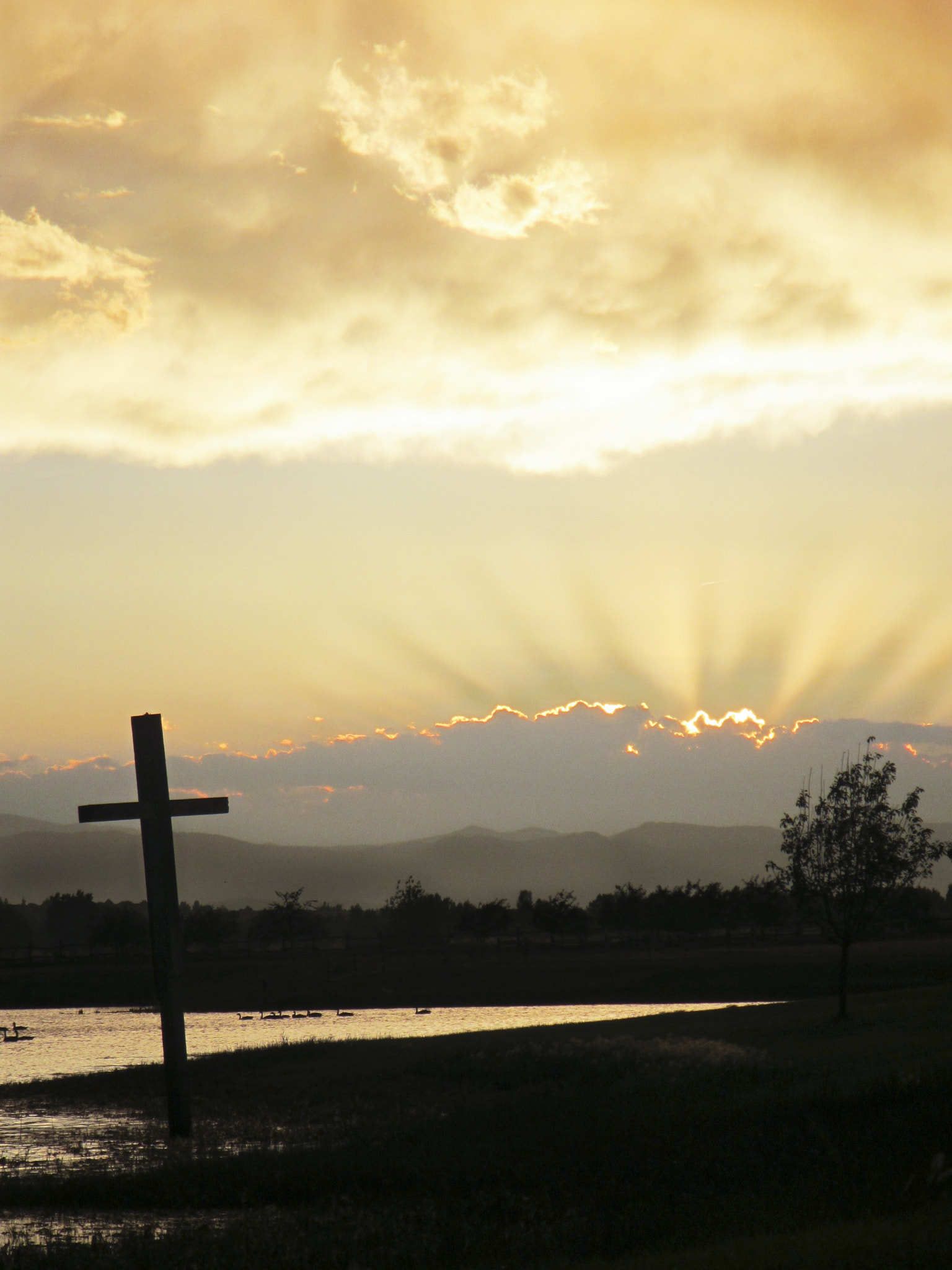 Canon PowerShot D20 sample photo. The cross at sunset photography