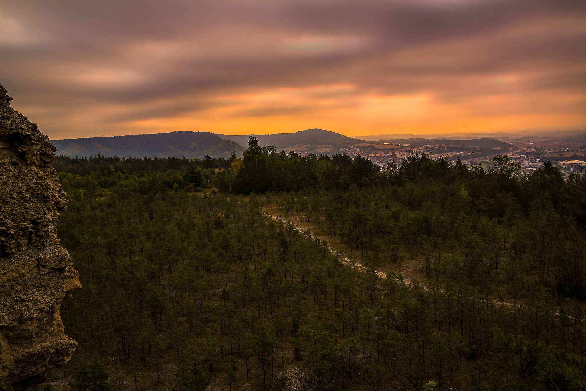 Samsung NX30 + Samsung NX 12-24mm F4-5.6 ED sample photo. Cloudy sunrise photography