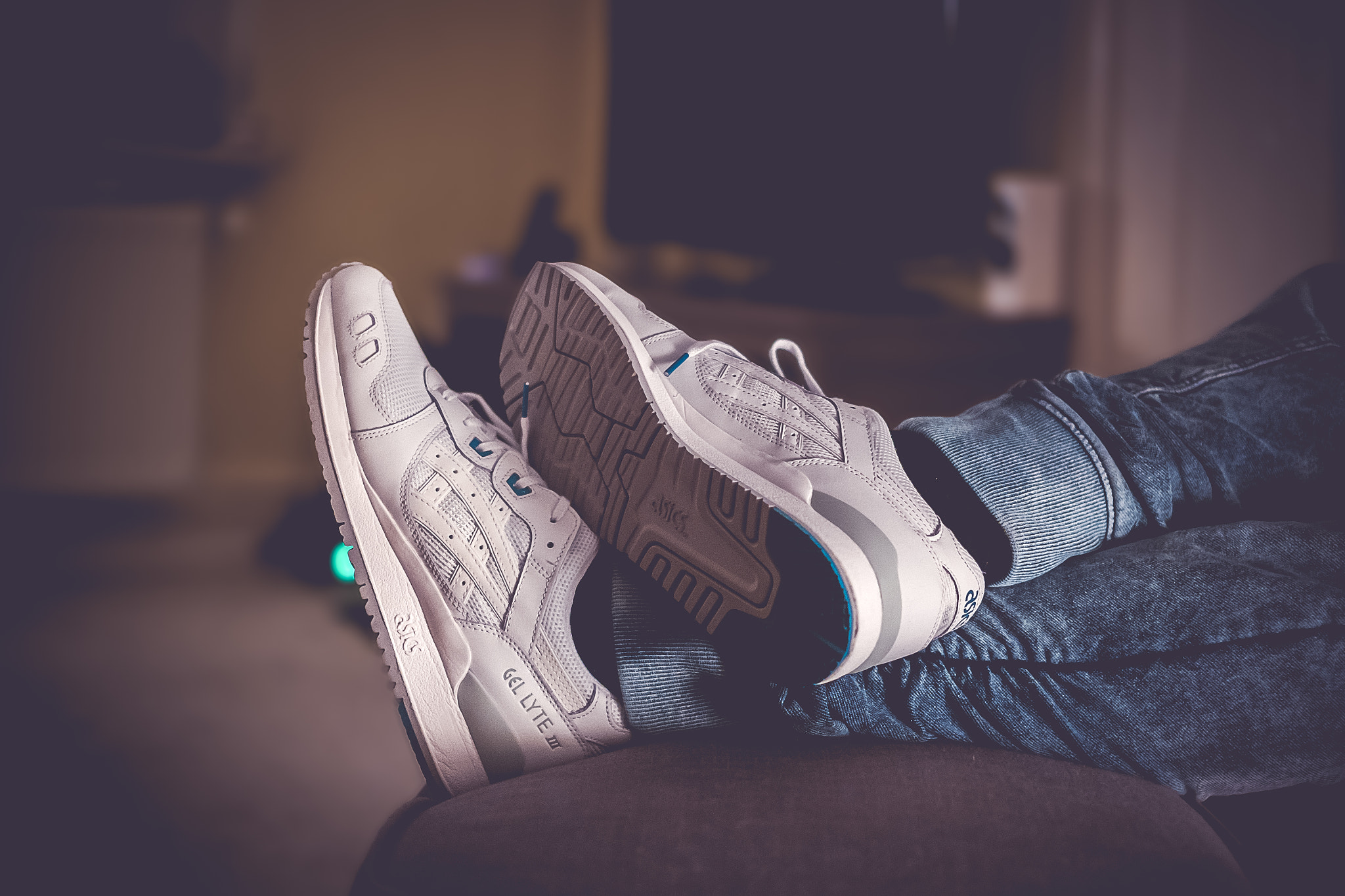 Fujifilm X-A1 + Fujifilm XF 35mm F1.4 R sample photo. Asics photography