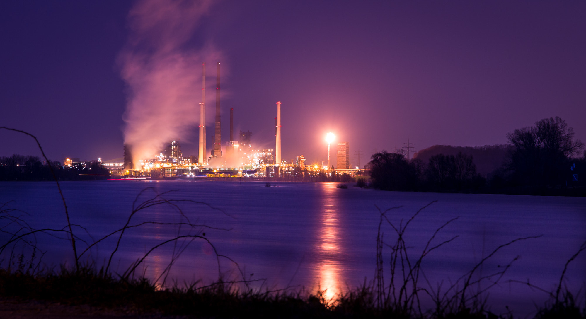 Canon EF 500mm F4L IS USM sample photo. Nightly steel plant photography