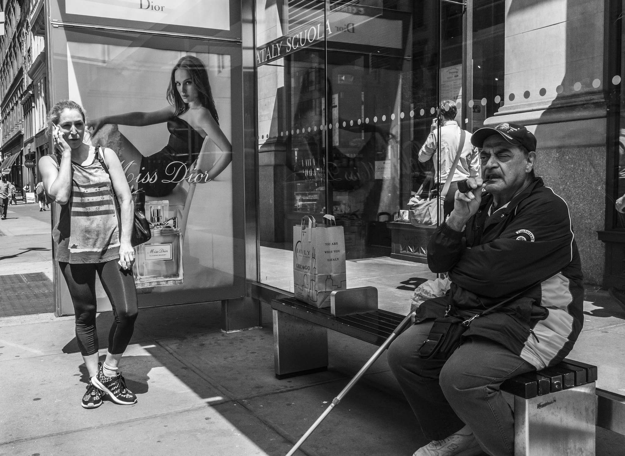 Nikon D7200 + Nikon AF-S Nikkor 20mm F1.8G ED sample photo. Waiting at the bus stop photography