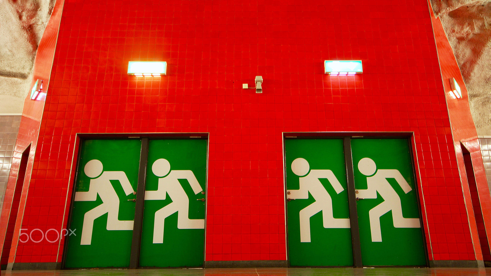 Canon 10-20mm sample photo. Universitetet metro station photography