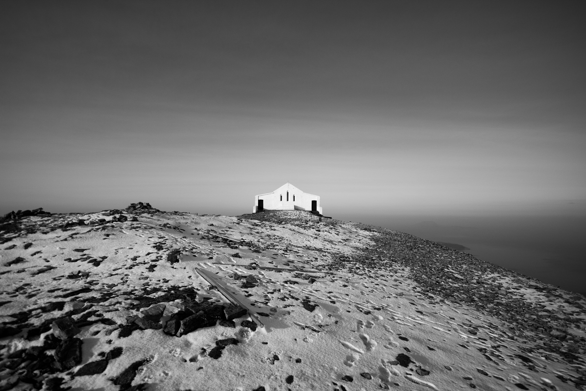 Canon EOS 550D (EOS Rebel T2i / EOS Kiss X4) sample photo. Church on croagh patrick. photography