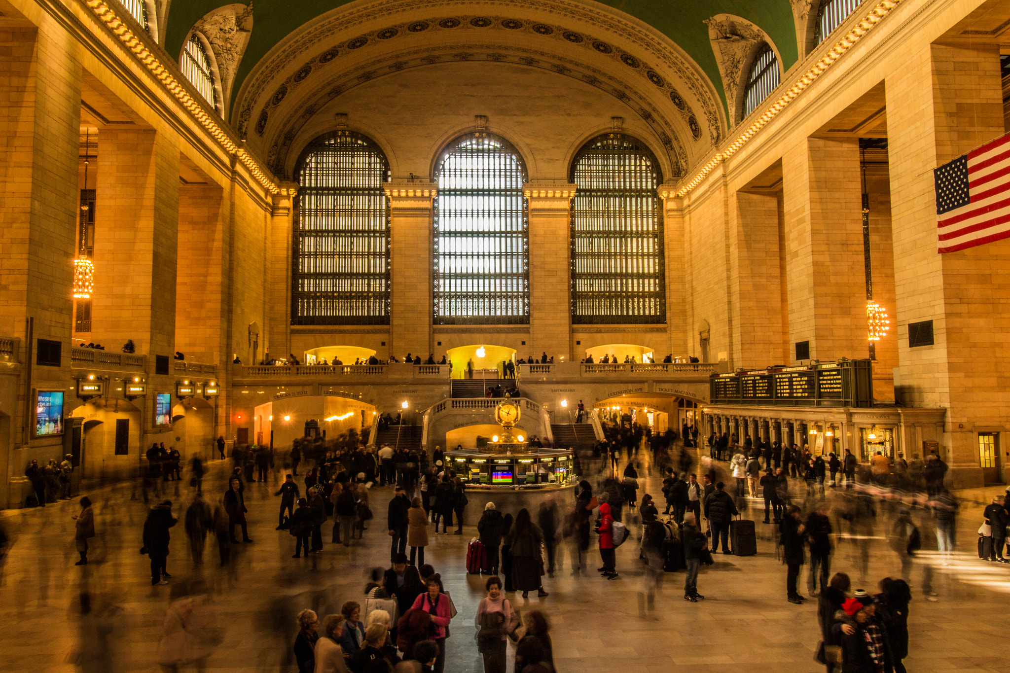 Canon EF-S 10-18mm F4.5–5.6 IS STM sample photo. Grand central terminal photography