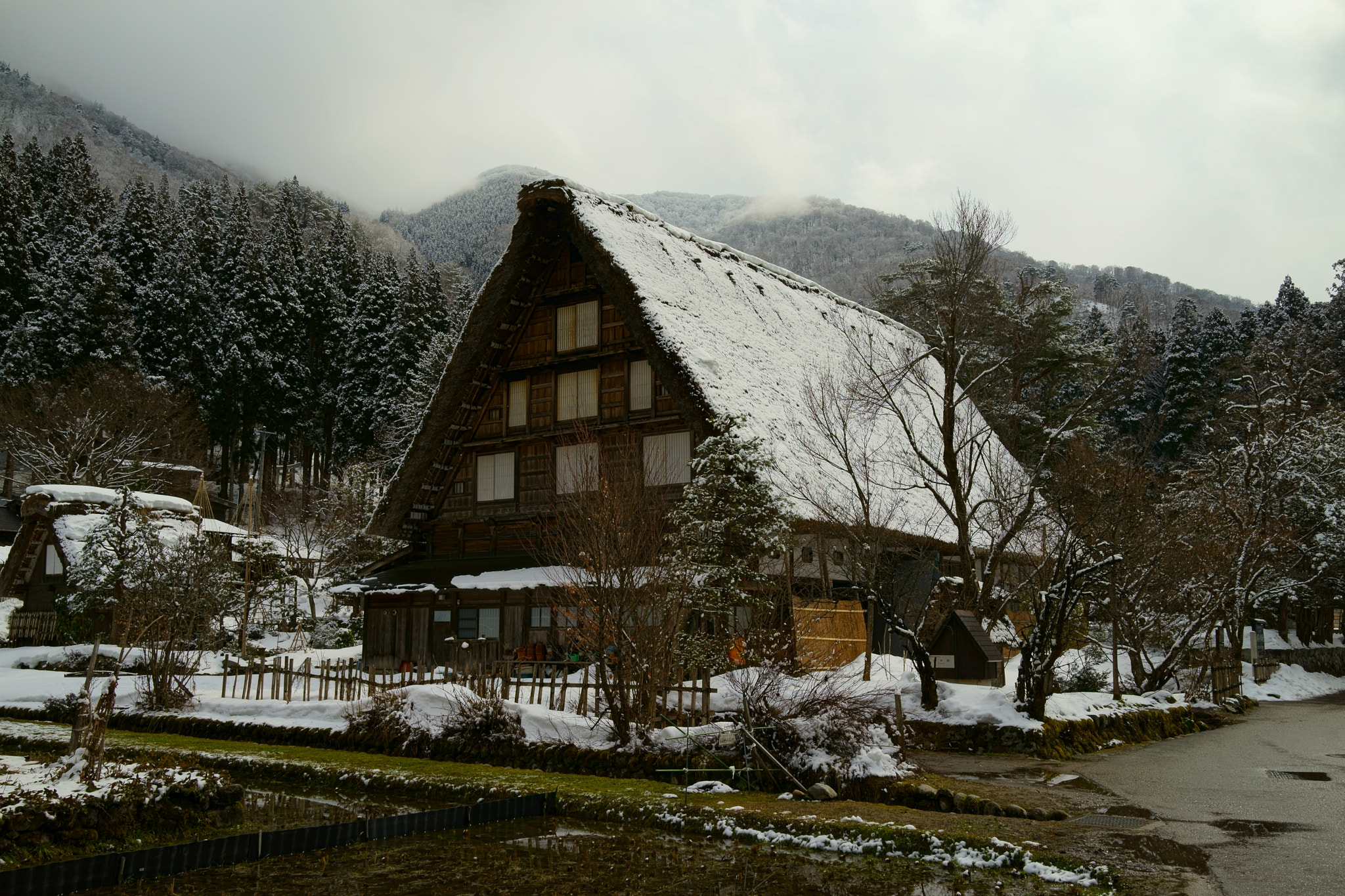 Minolta AF 28-85mm F3.5-4.5 New sample photo. Shirakawa-go photography