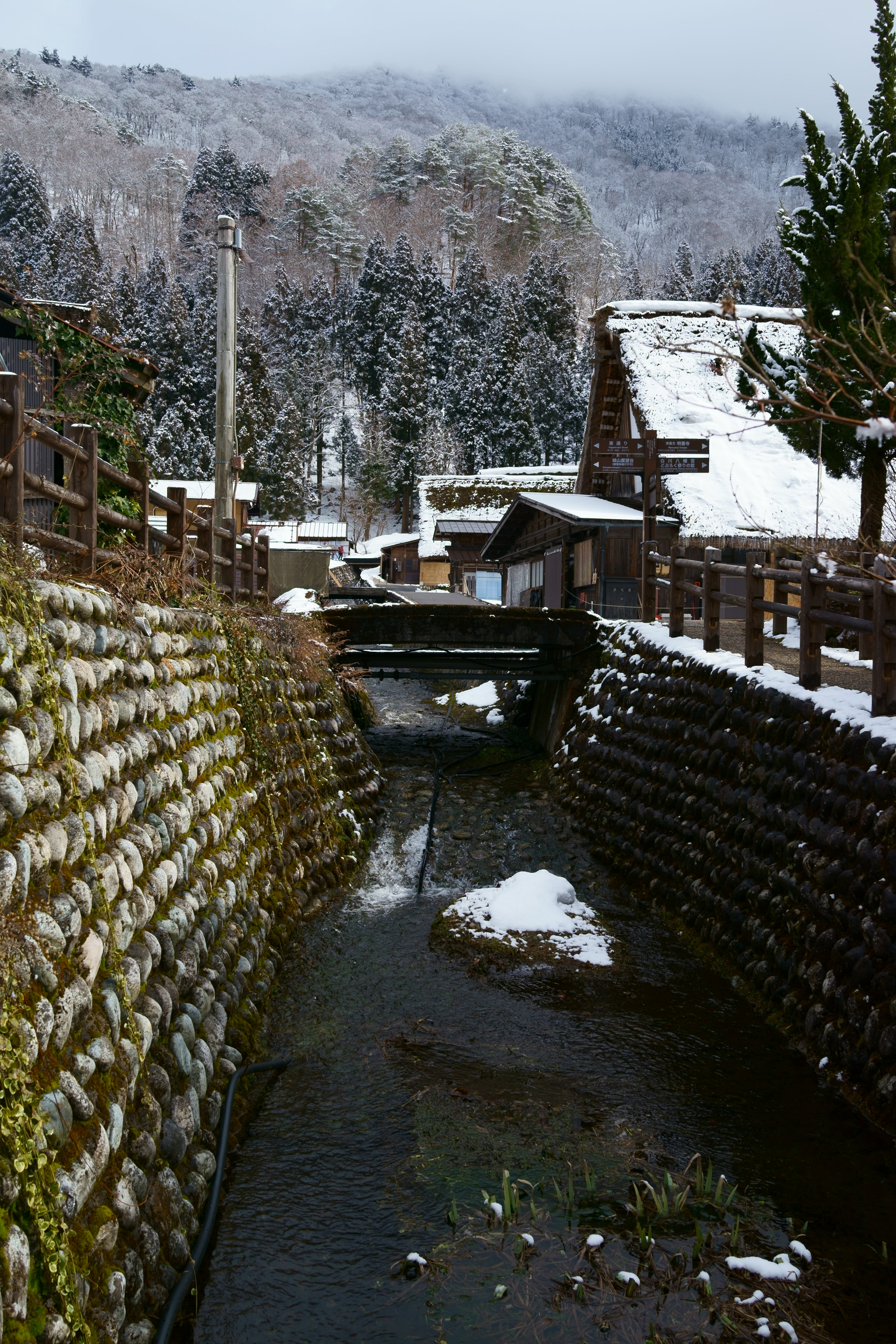 Minolta AF 28-85mm F3.5-4.5 New sample photo. Winter village photography