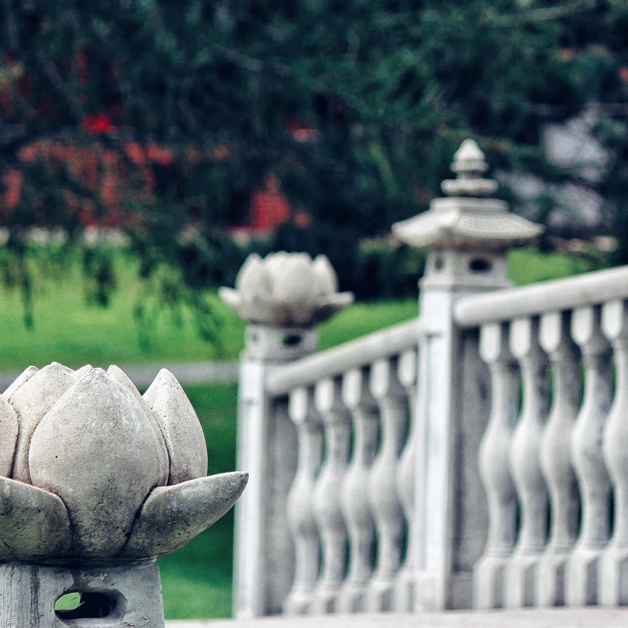 Canon EF-S 55-250mm F4-5.6 IS sample photo. Buddhist temple bridge photography