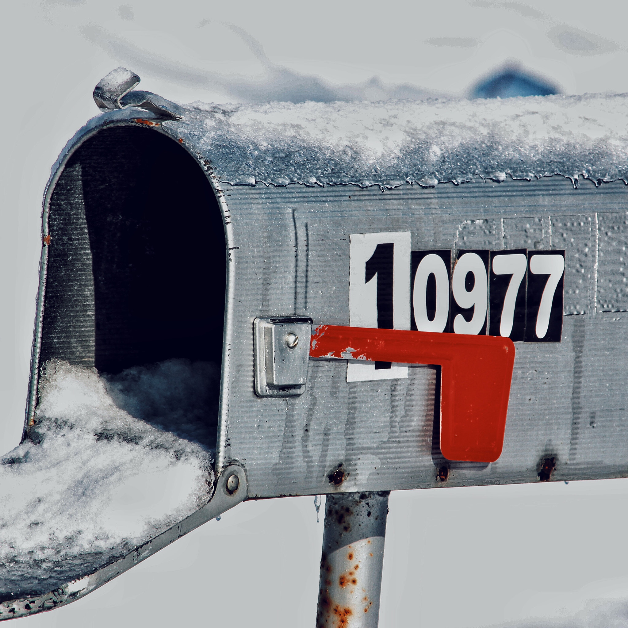 Canon EF 70-300mm F4-5.6 IS USM sample photo. Iced mailbox photography
