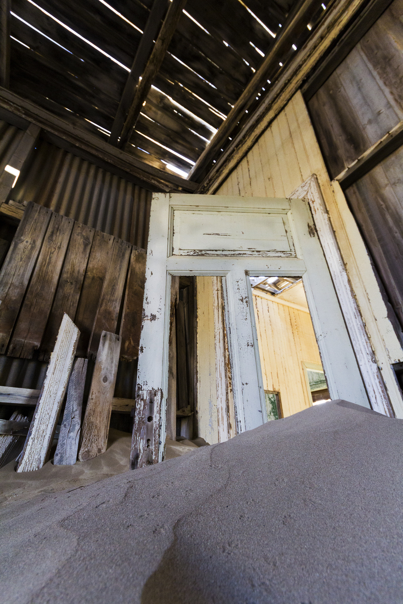 Canon EOS 1200D (EOS Rebel T5 / EOS Kiss X70 / EOS Hi) + Sigma 10-20mm F4-5.6 EX DC HSM sample photo. Kolmanskop photography