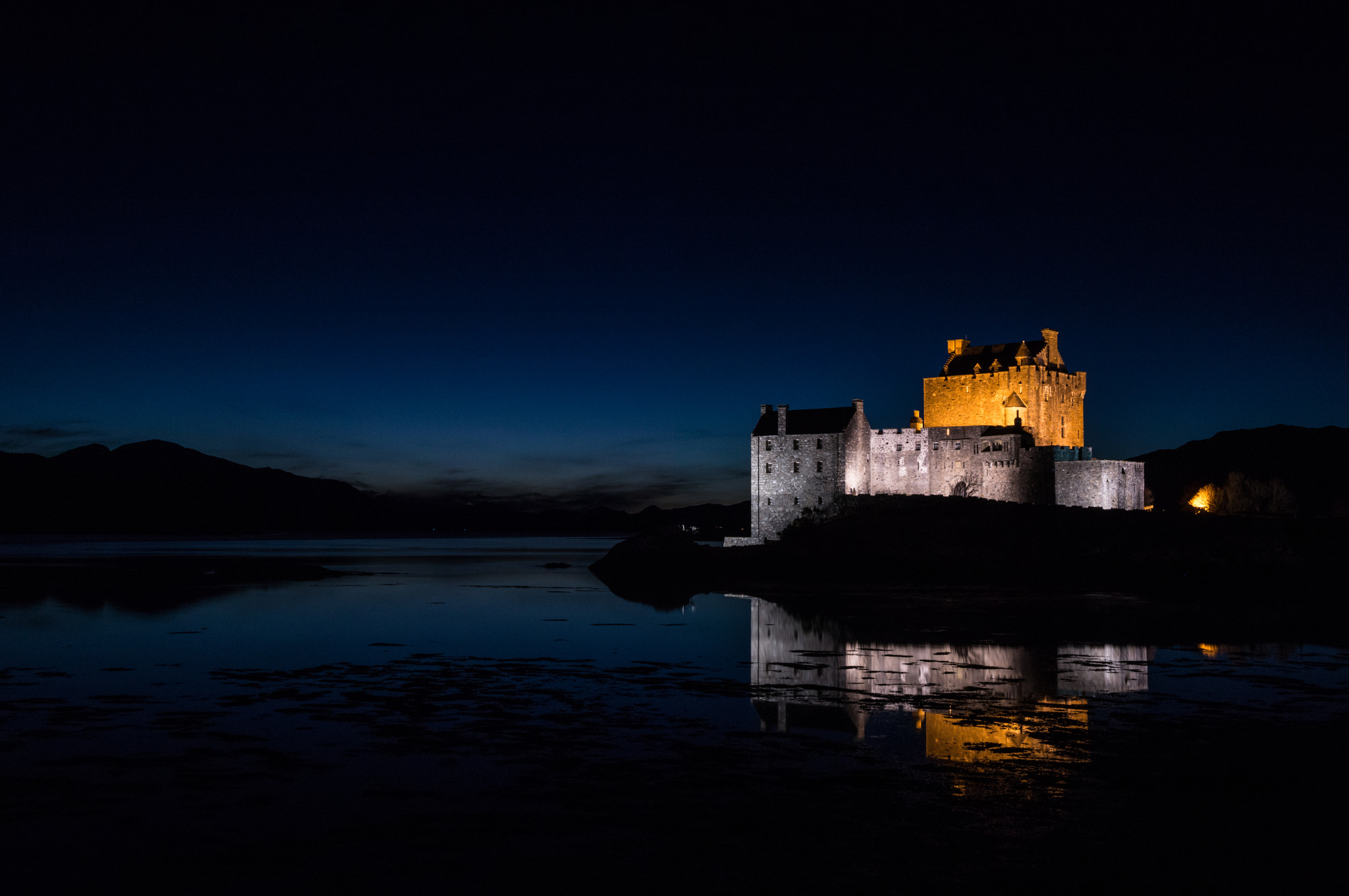 Leica S (TYP 006) + Elmarit-S 45 sample photo. Eilean donan photography