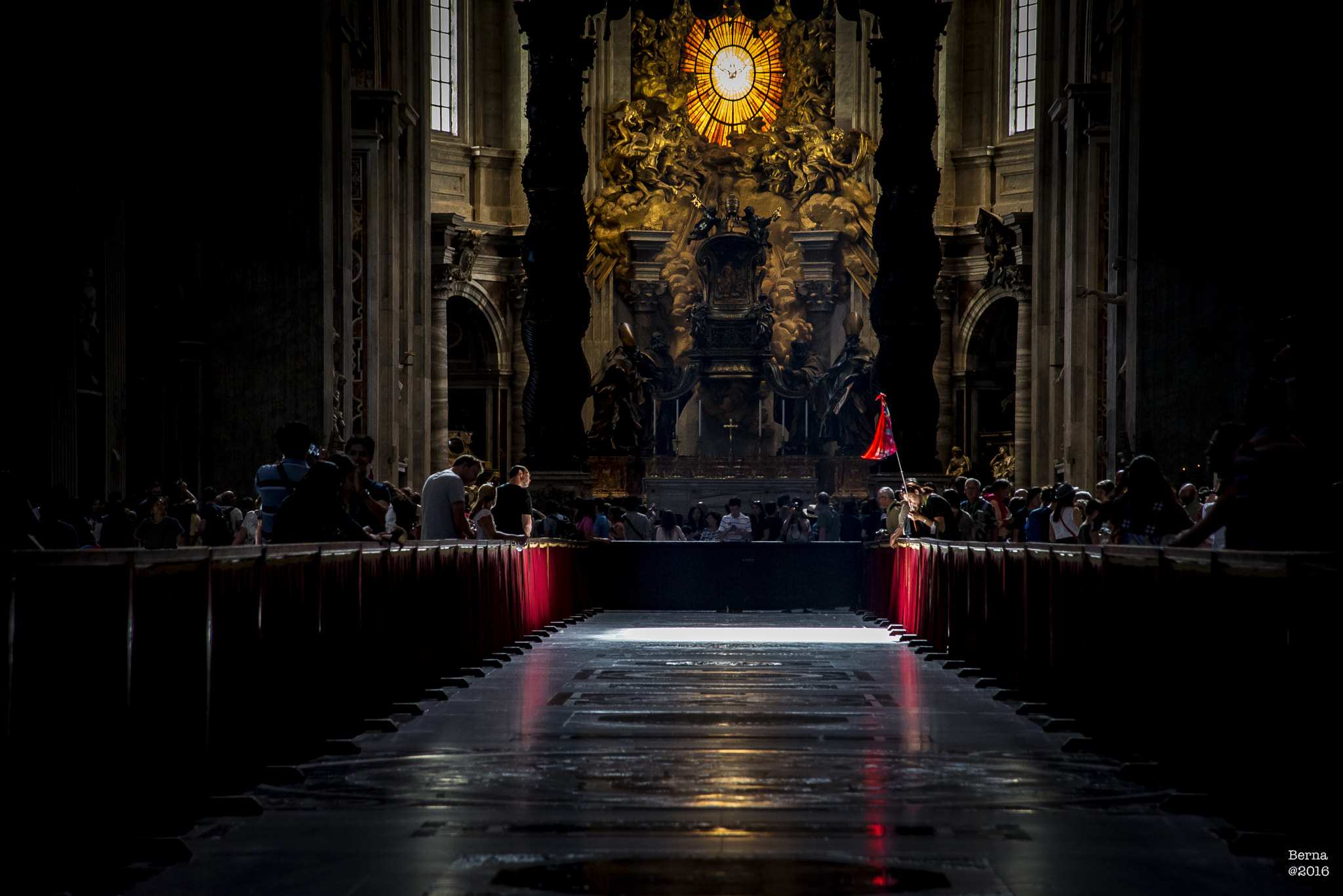 AF Zoom-Nikkor 24-120mm f/3.5-5.6D IF sample photo. "red vatican" photography