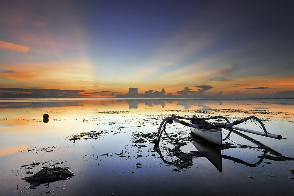 Nikon D200 sample photo. Stuck in the middle of low tide photography