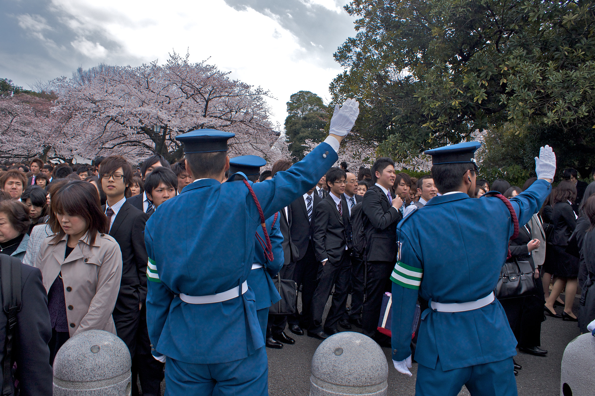 Sony SLT-A55 (SLT-A55V) + Sony DT 18-70mm F3.5-5.6 sample photo. Stop right there, businessmen! photography