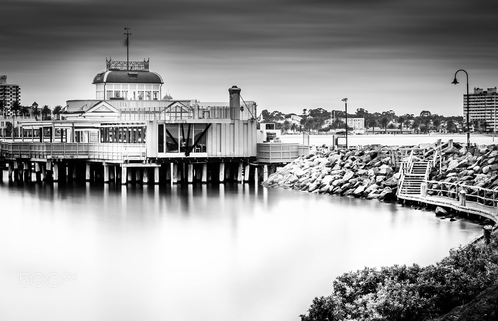 Canon EOS 750D (EOS Rebel T6i / EOS Kiss X8i) + Canon EF 50mm F1.4 USM sample photo. St kilda b/w photography